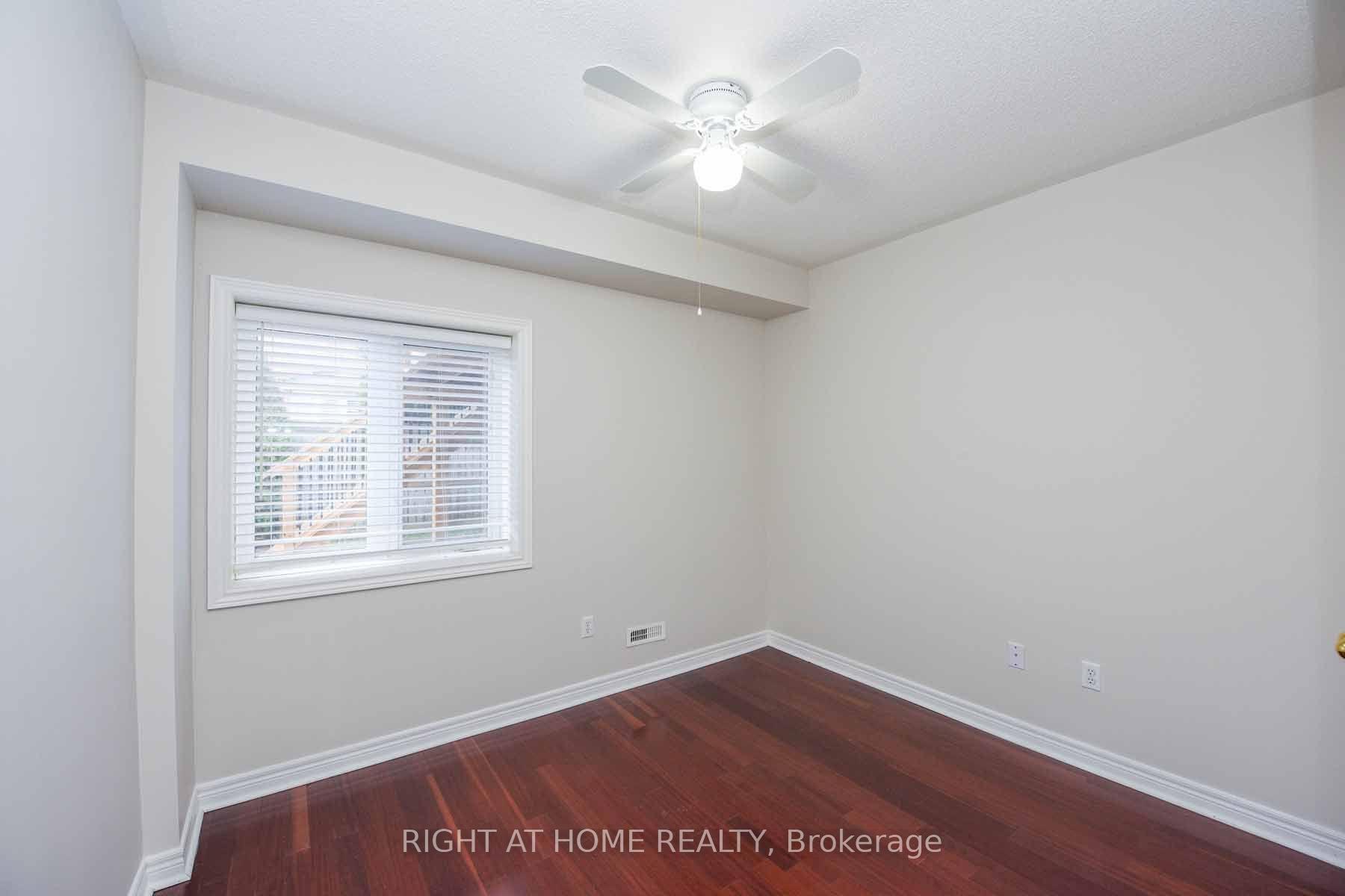 Photo 10 of Unit Lower, 2229 Glazebrook Circle, Oakville, Westmount — HOMEH