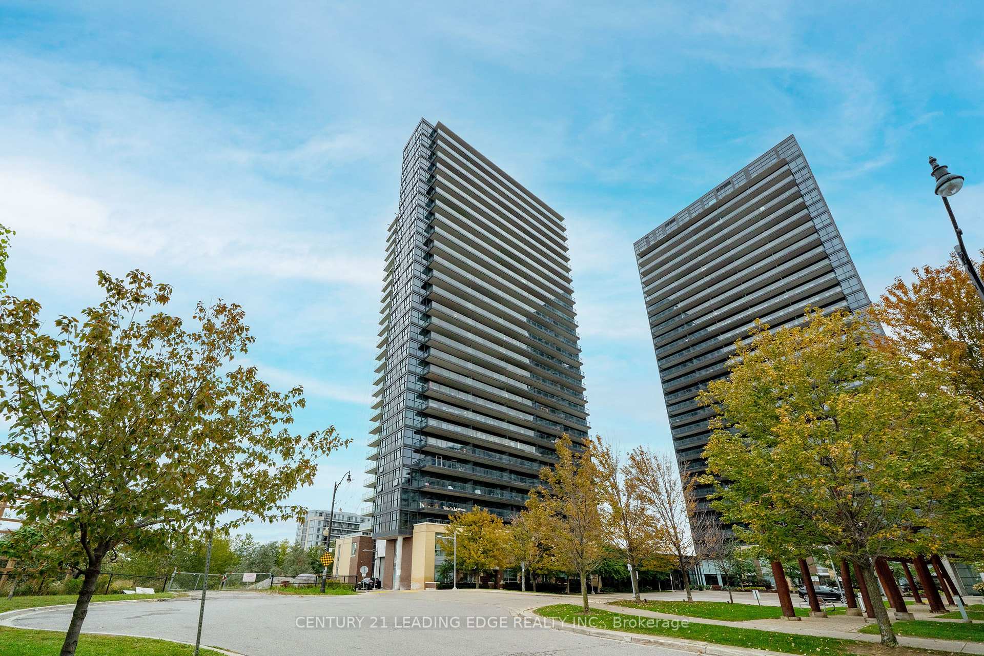 Photo 5 of Unit PH3, 33 Singer Court, North York, Bayview Village — HOMEH