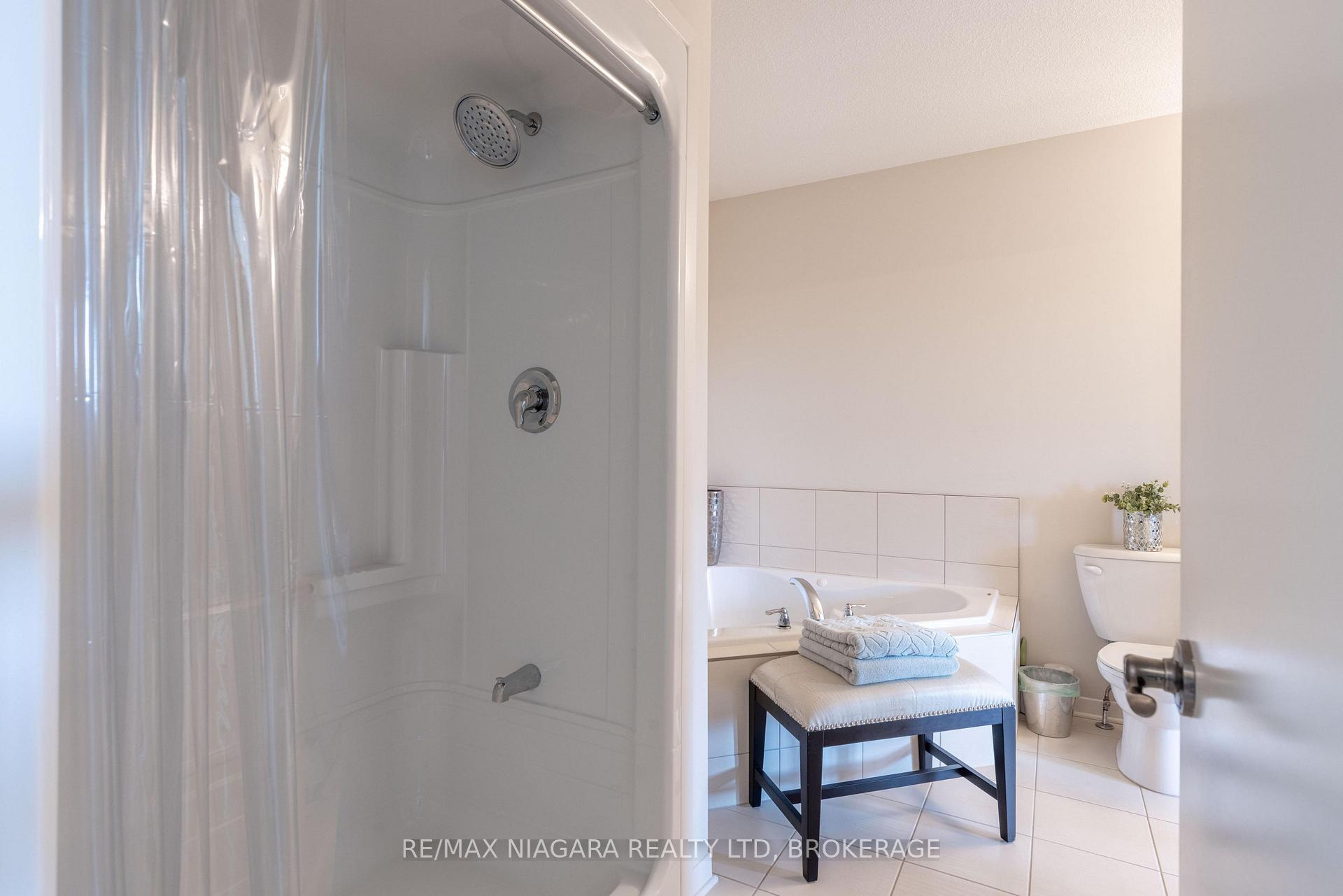 Photo 19 of 8625 Upper Canada Drive, Niagara Falls, Forestview — HOMEH