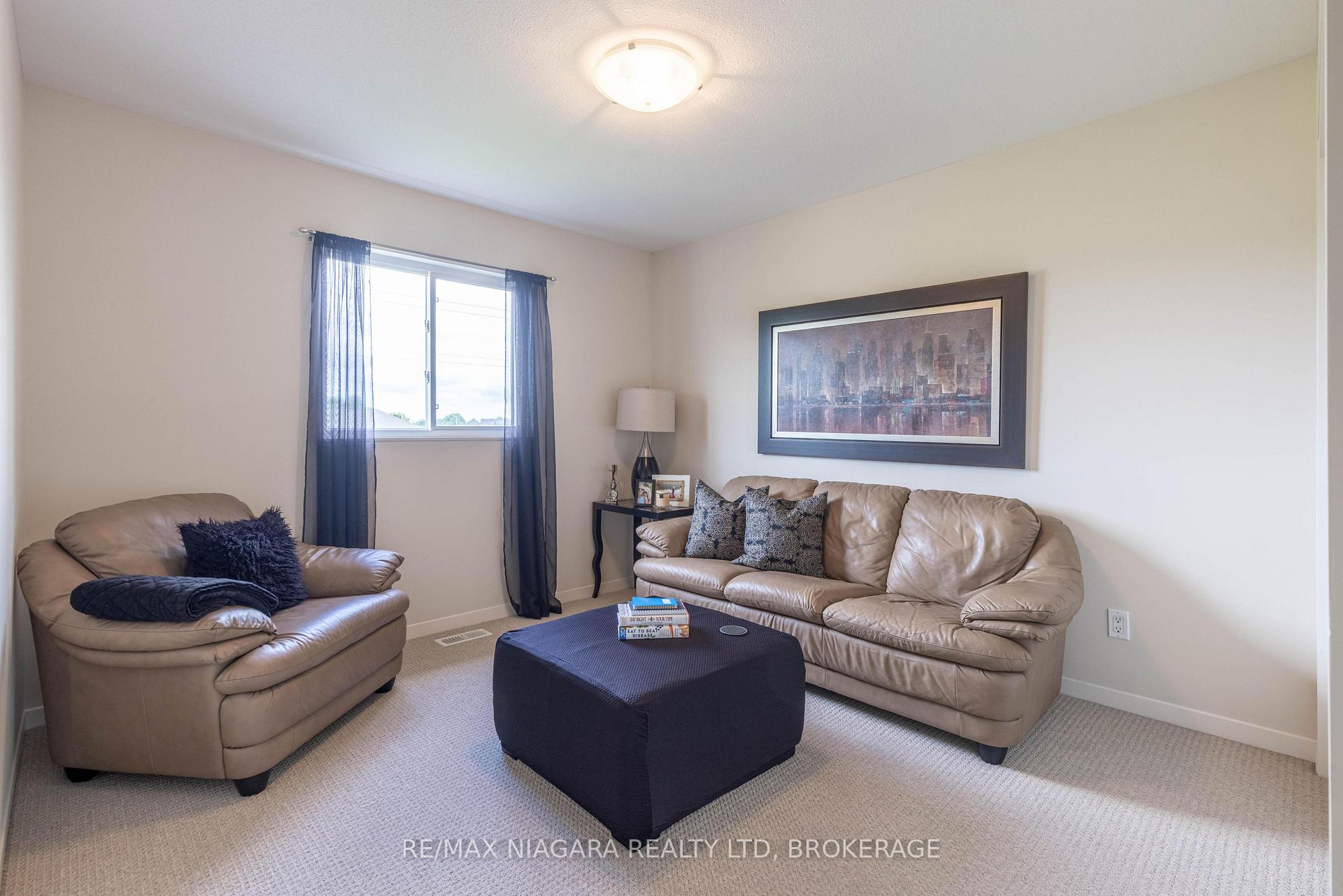Photo 20 of 8625 Upper Canada Drive, Niagara Falls, Forestview — HOMEH
