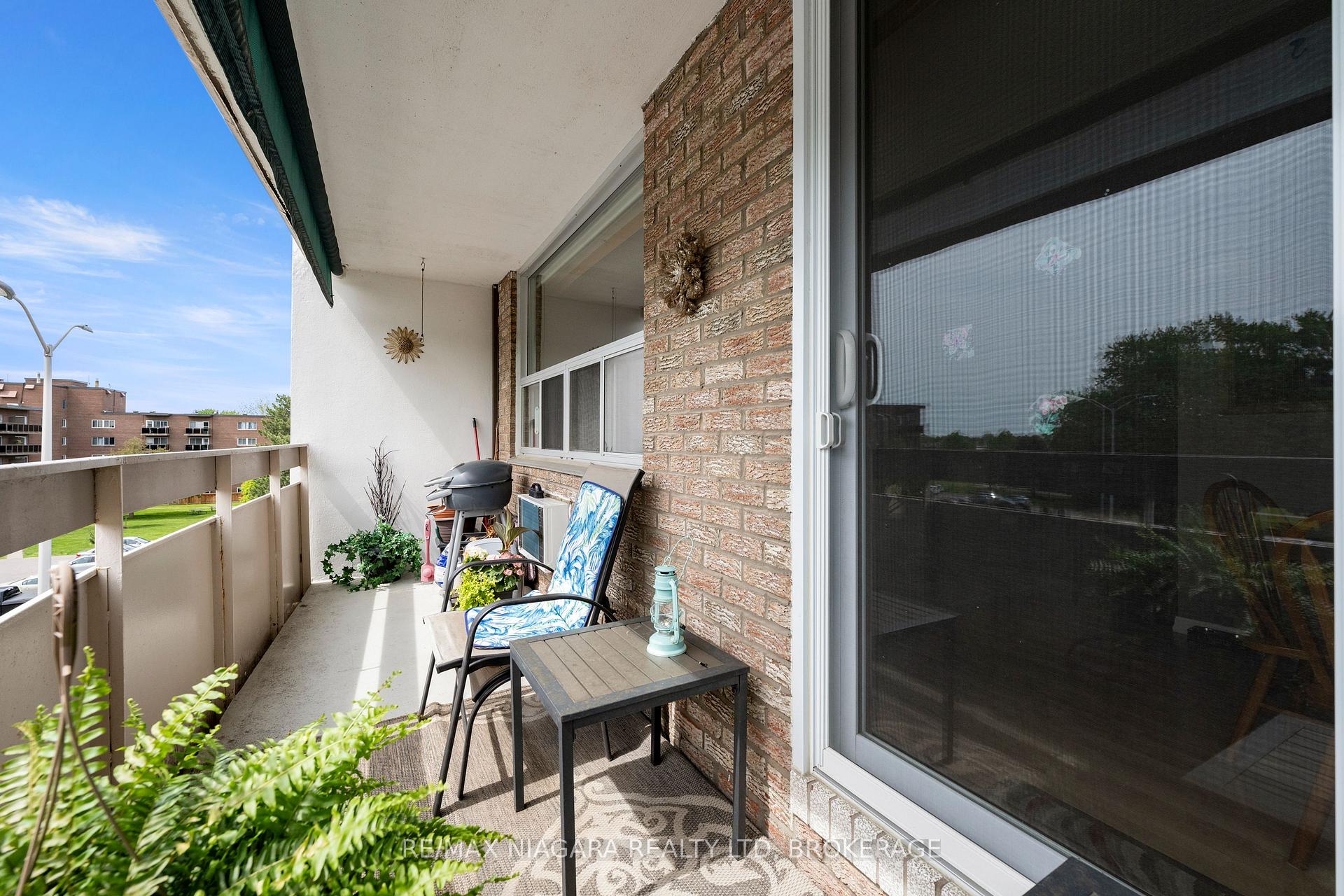 Photo 16 of Unit 407, 365 Geneva Street, St. Catharines, Fairview — HOMEH