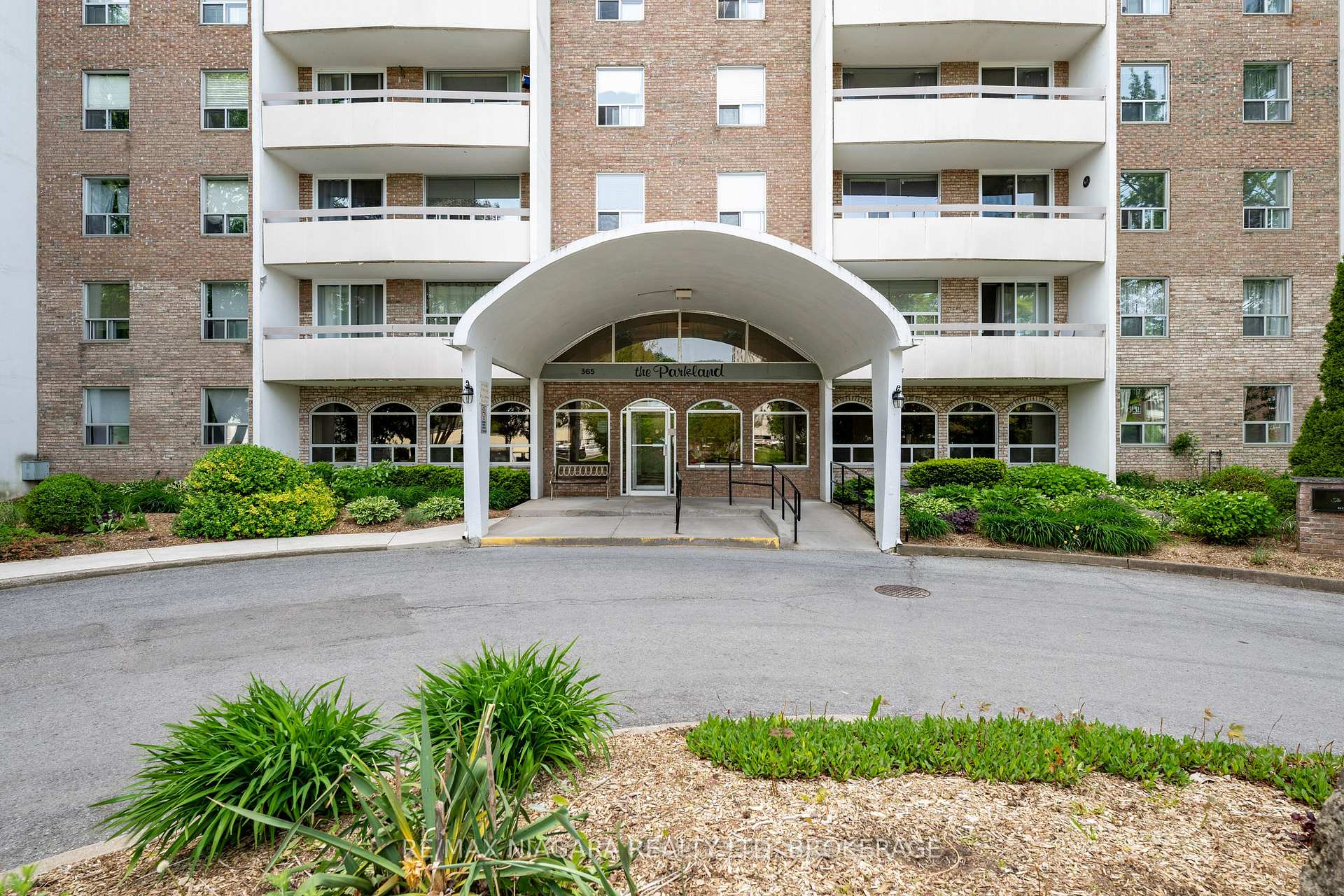 Photo 35 of Unit 407, 365 Geneva Street, St. Catharines, Fairview — HOMEH