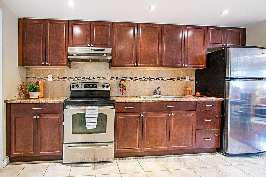 Photo 16 of Unit Lower, 53 Rushbrooke Way, Ajax, Northeast Ajax — HOMEH