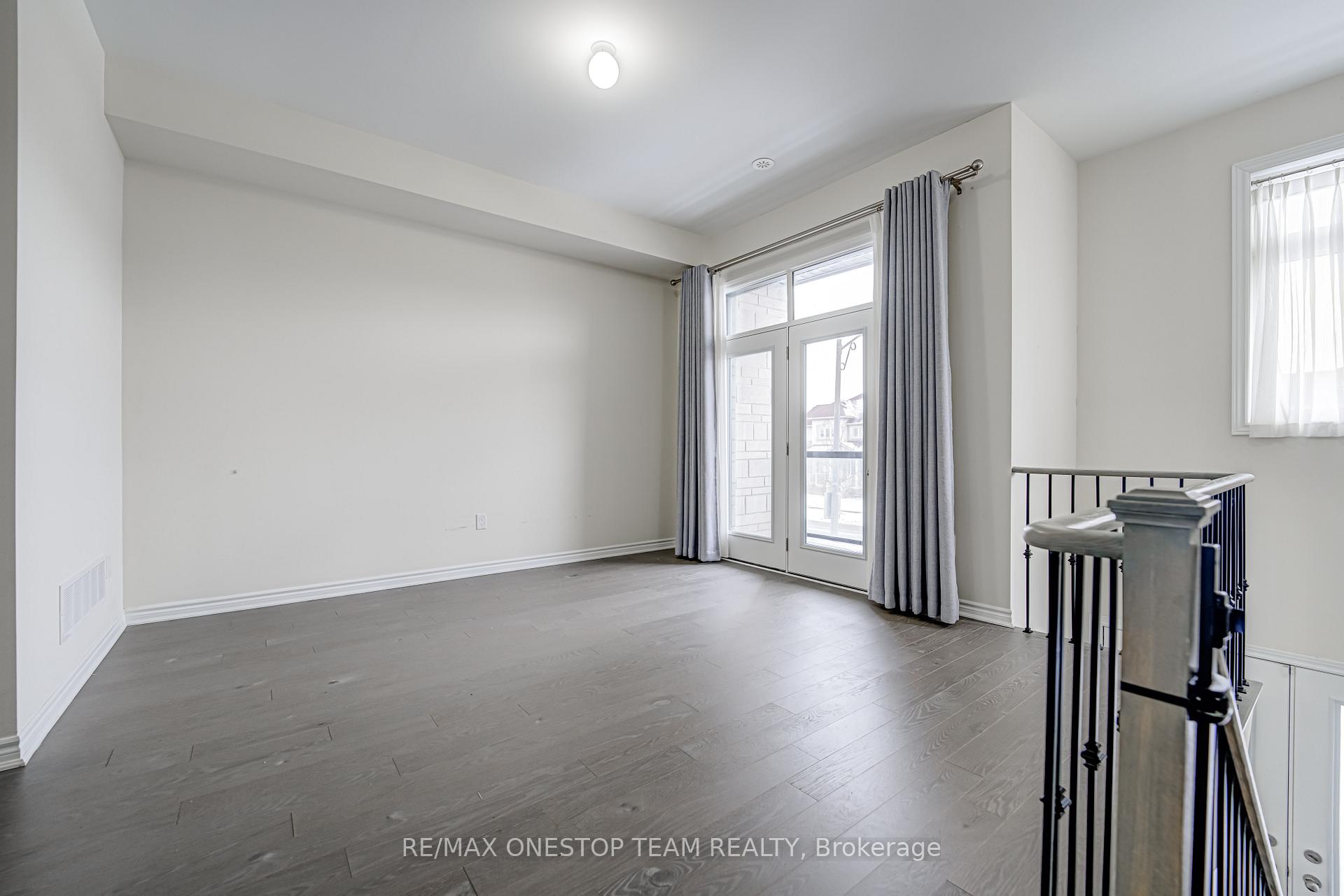 Photo 5 of 203 Lebovic Campus Drive, Vaughan, Patterson — HOMEH