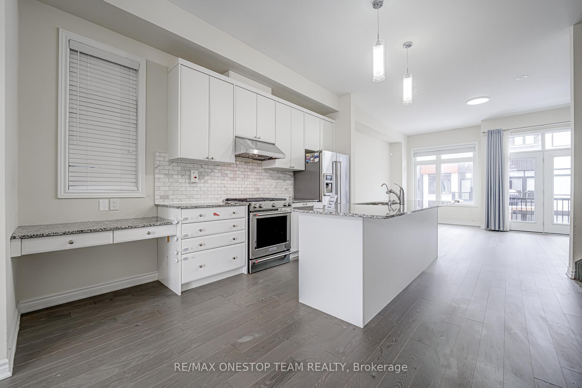 Photo 10 of 203 Lebovic Campus Drive, Vaughan, Patterson — HOMEH