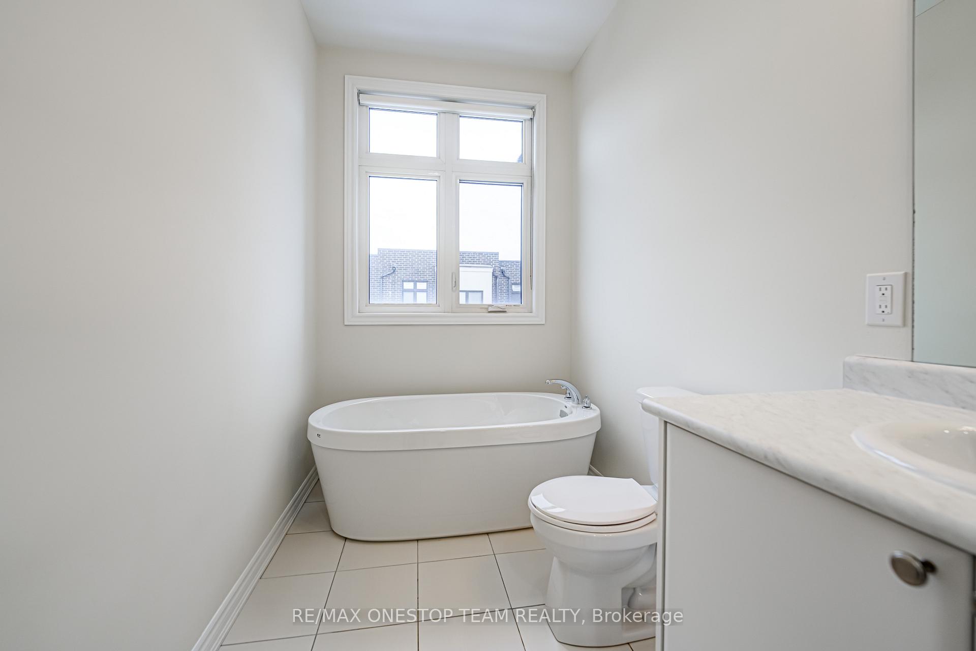 Photo 20 of 203 Lebovic Campus Drive, Vaughan, Patterson — HOMEH