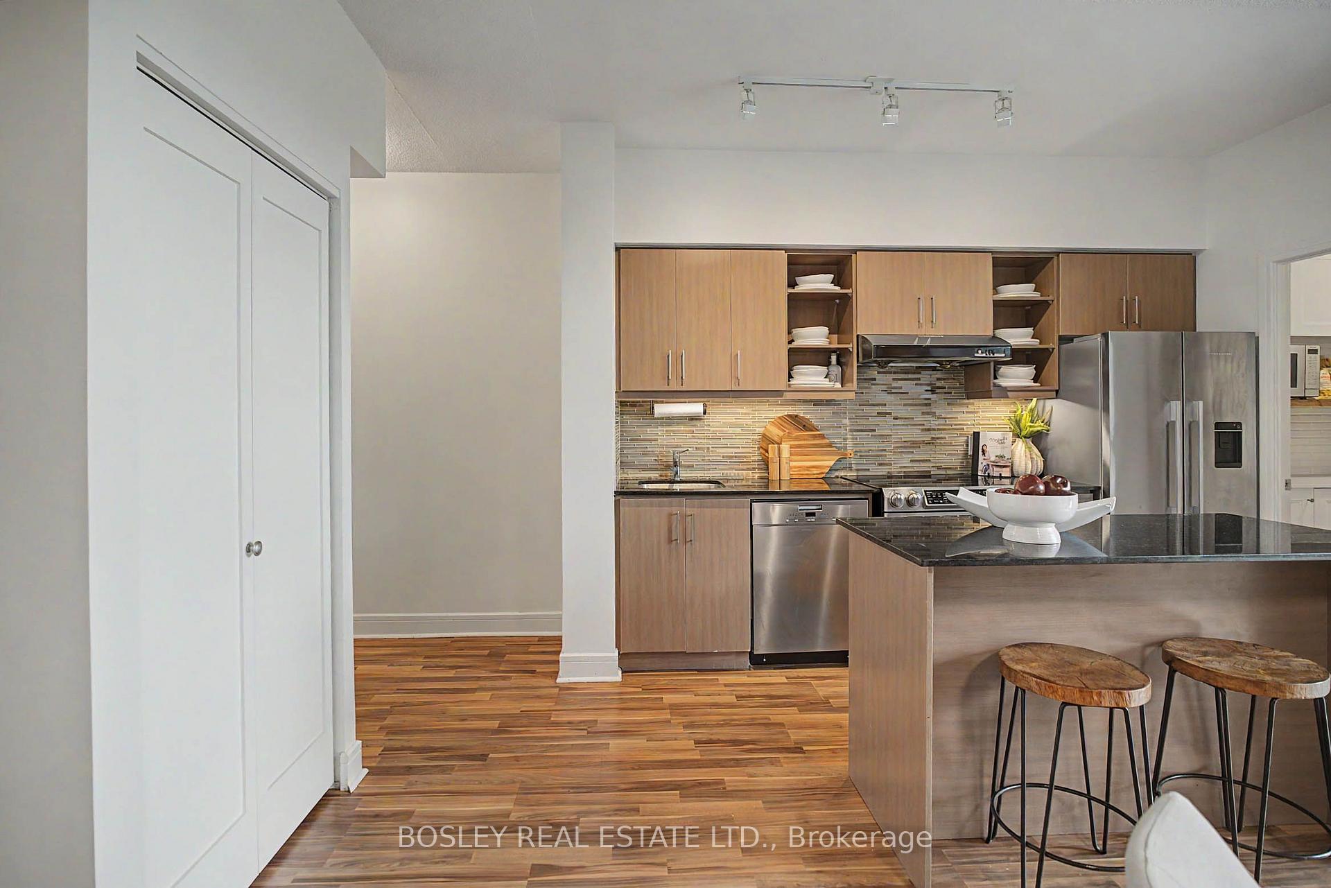Photo 7 of Unit 125, 35 Brian Peck Crescent, Toronto, Leaside — HOMEH