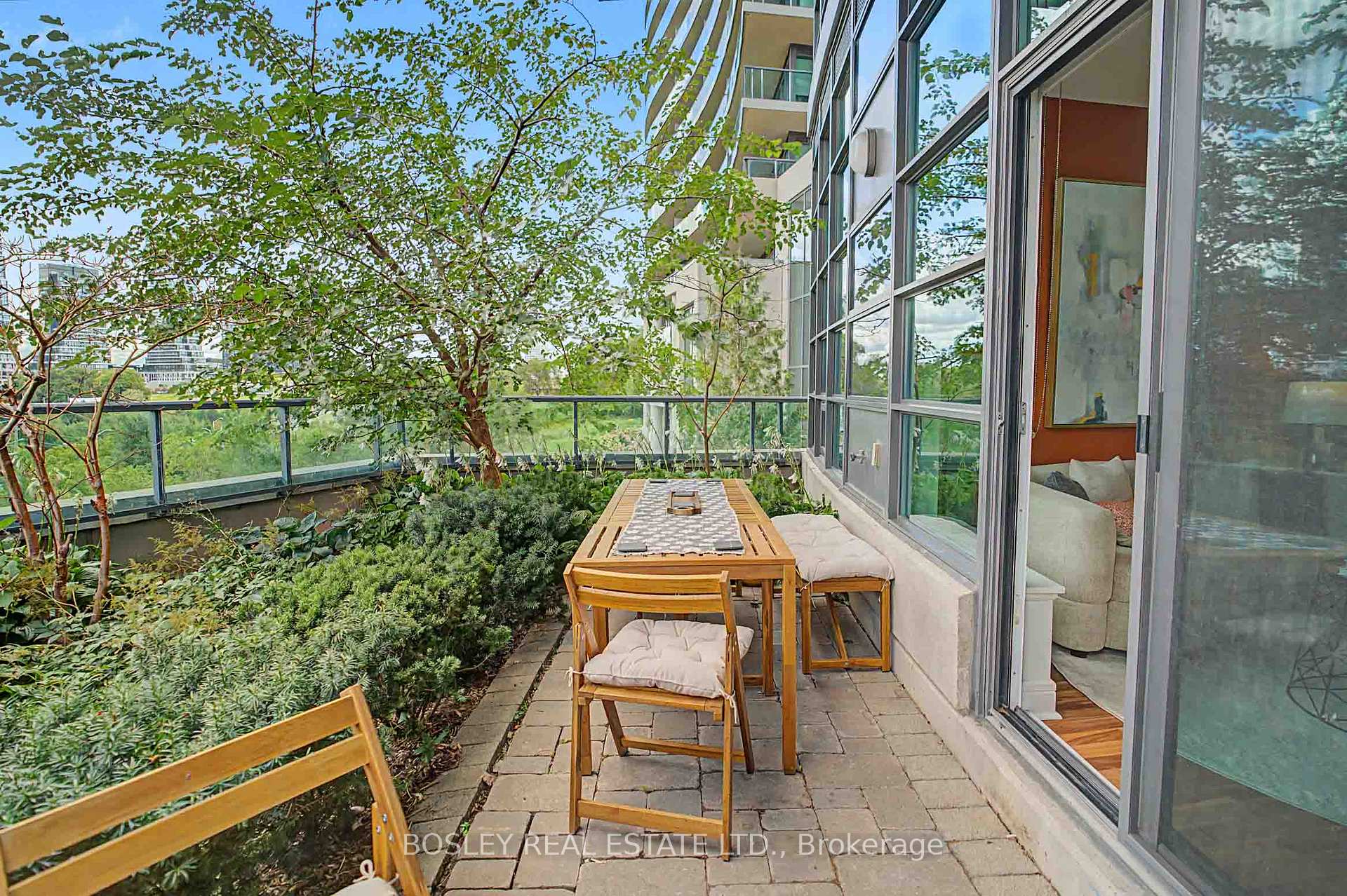 Photo 35 of Unit 125, 35 Brian Peck Crescent, Toronto, Leaside — HOMEH