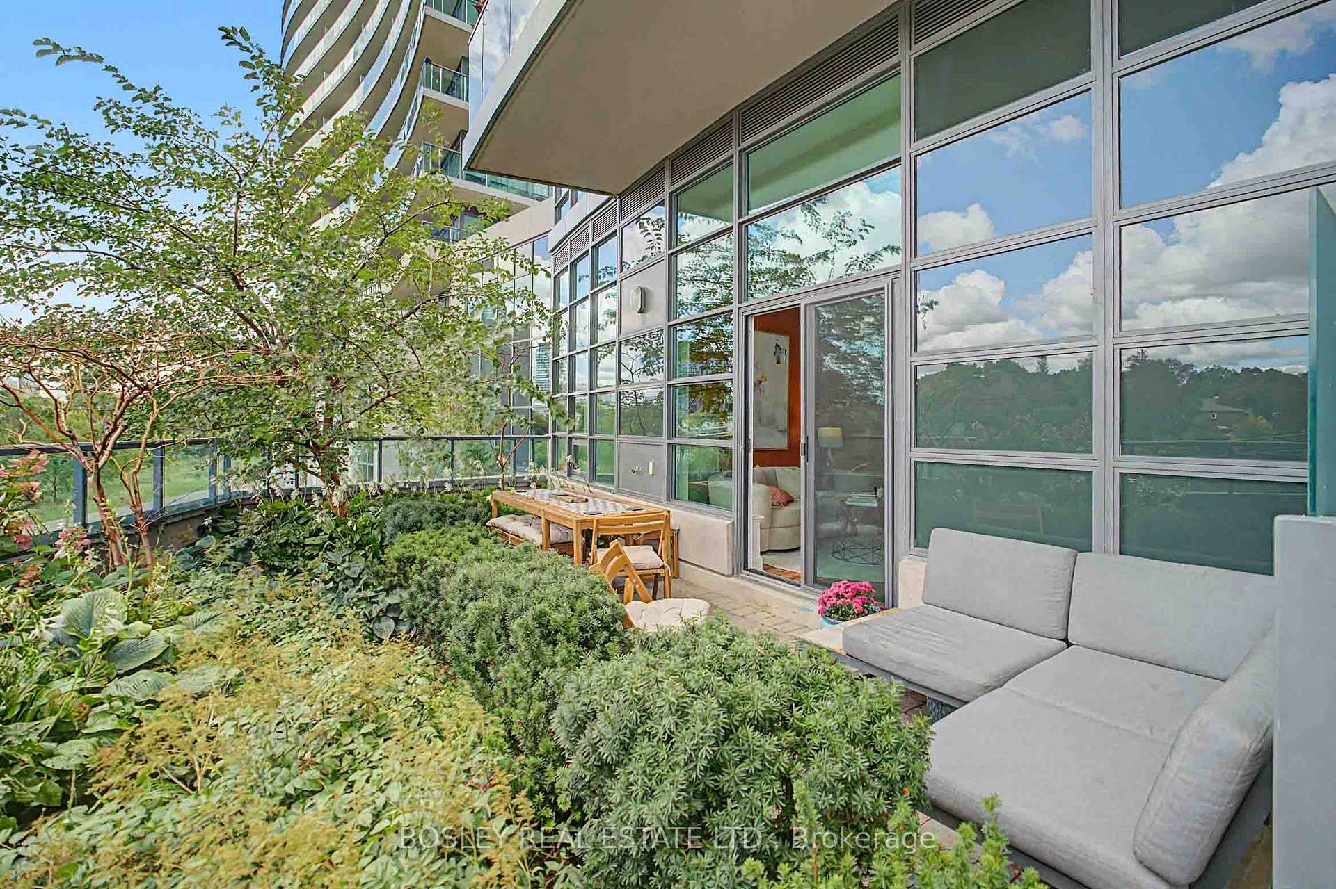 Photo 37 of Unit 125, 35 Brian Peck Crescent, Toronto, Leaside — HOMEH