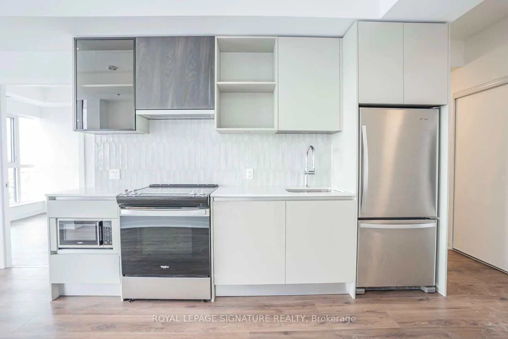 Photo 15 of Unit 708, 405 Dundas Street W, Oakville, Glenorchy — HOMEH