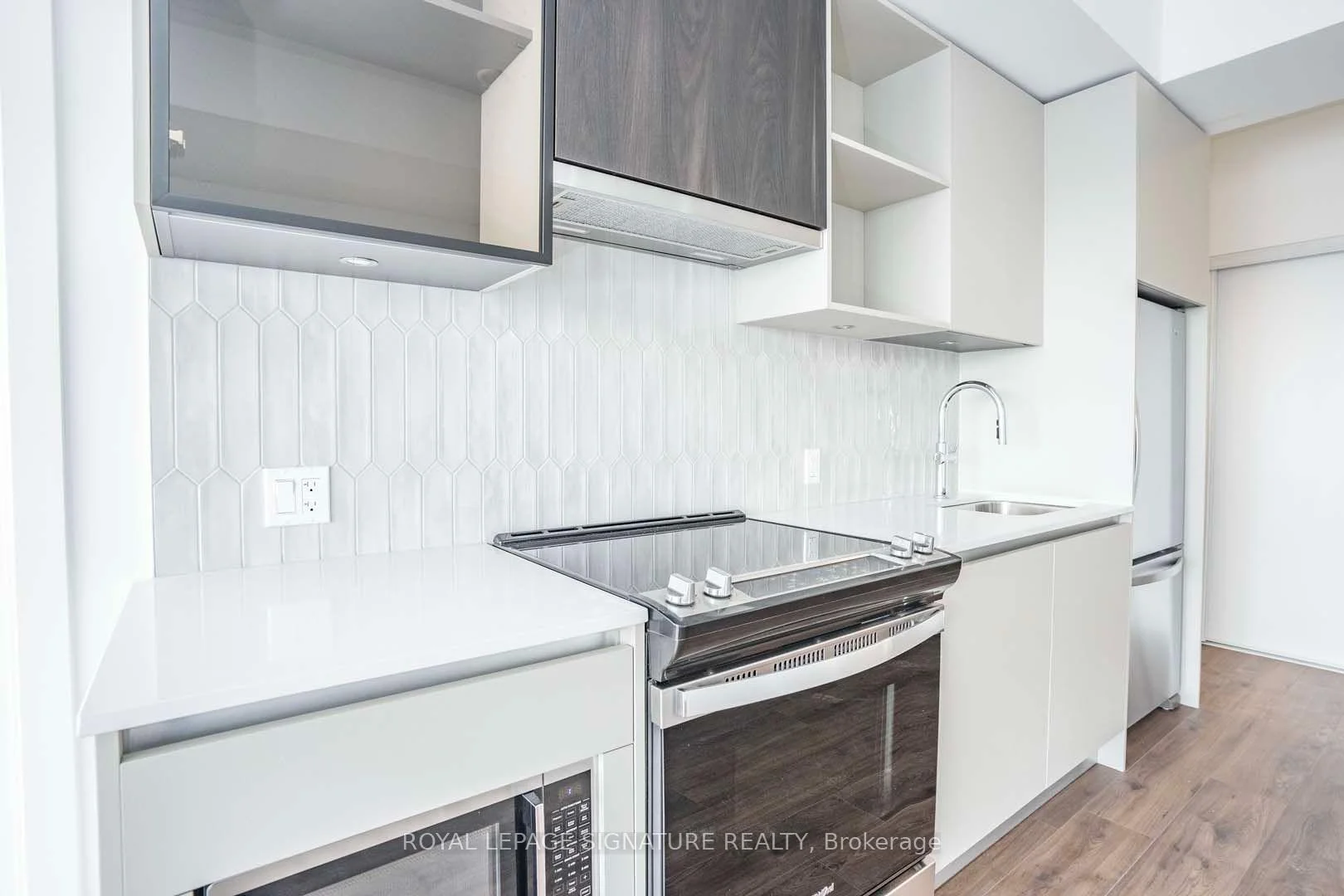 Photo 16 of Unit 708, 405 Dundas Street W, Oakville, Glenorchy — HOMEH