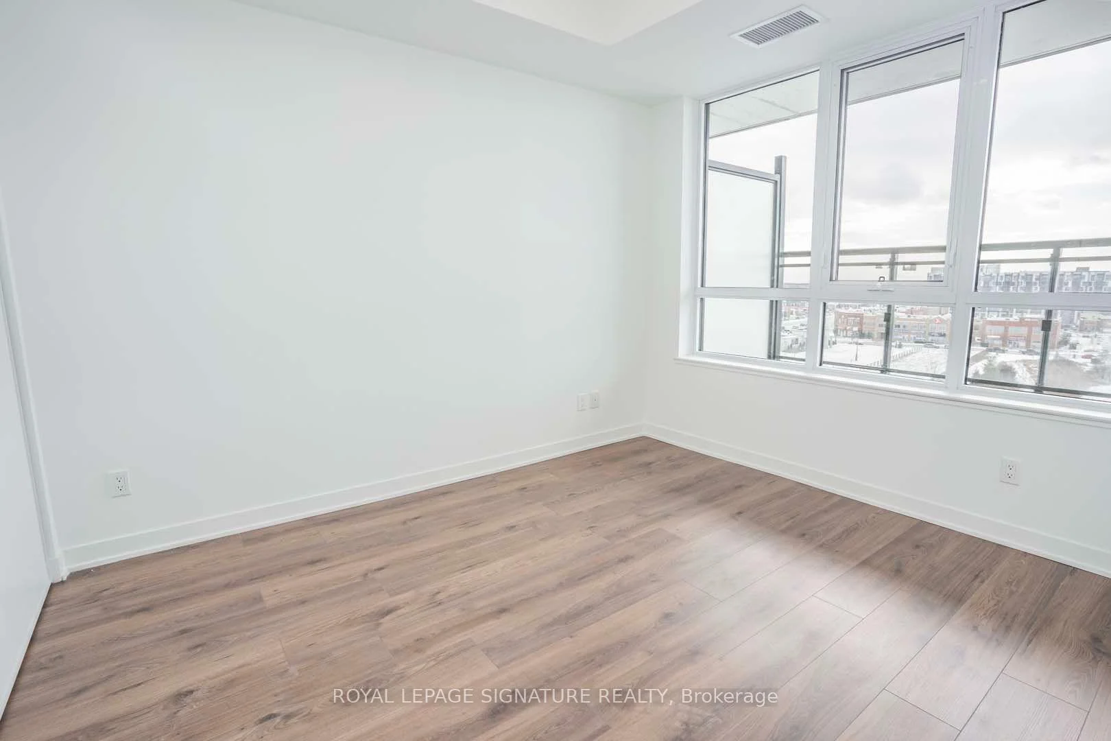 Photo 21 of Unit 708, 405 Dundas Street W, Oakville, Glenorchy — HOMEH