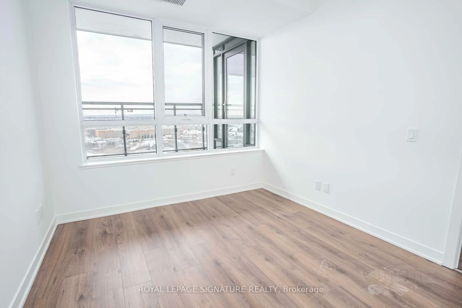 Photo 22 of Unit 708, 405 Dundas Street W, Oakville, Glenorchy — HOMEH