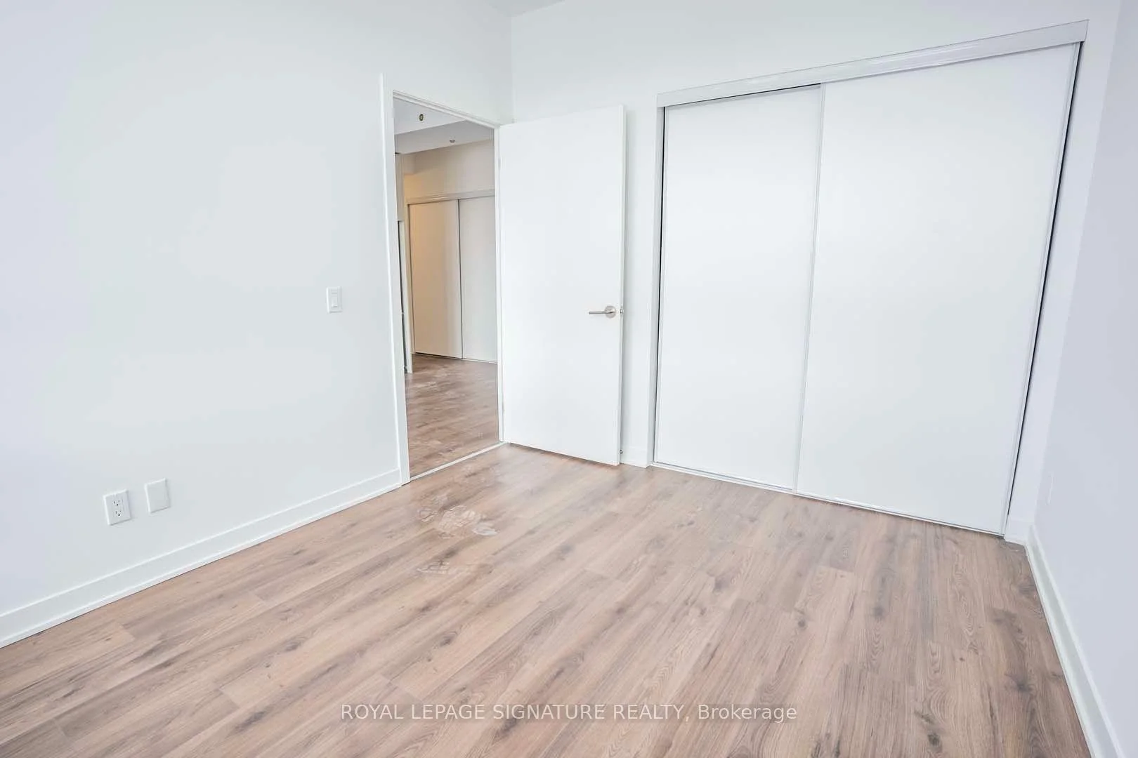 Photo 23 of Unit 708, 405 Dundas Street W, Oakville, Glenorchy — HOMEH