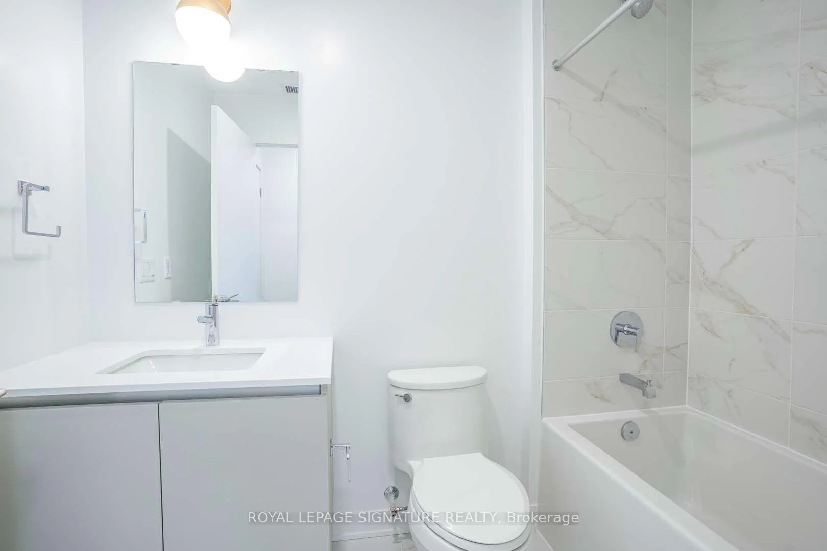 Photo 24 of Unit 708, 405 Dundas Street W, Oakville, Glenorchy — HOMEH