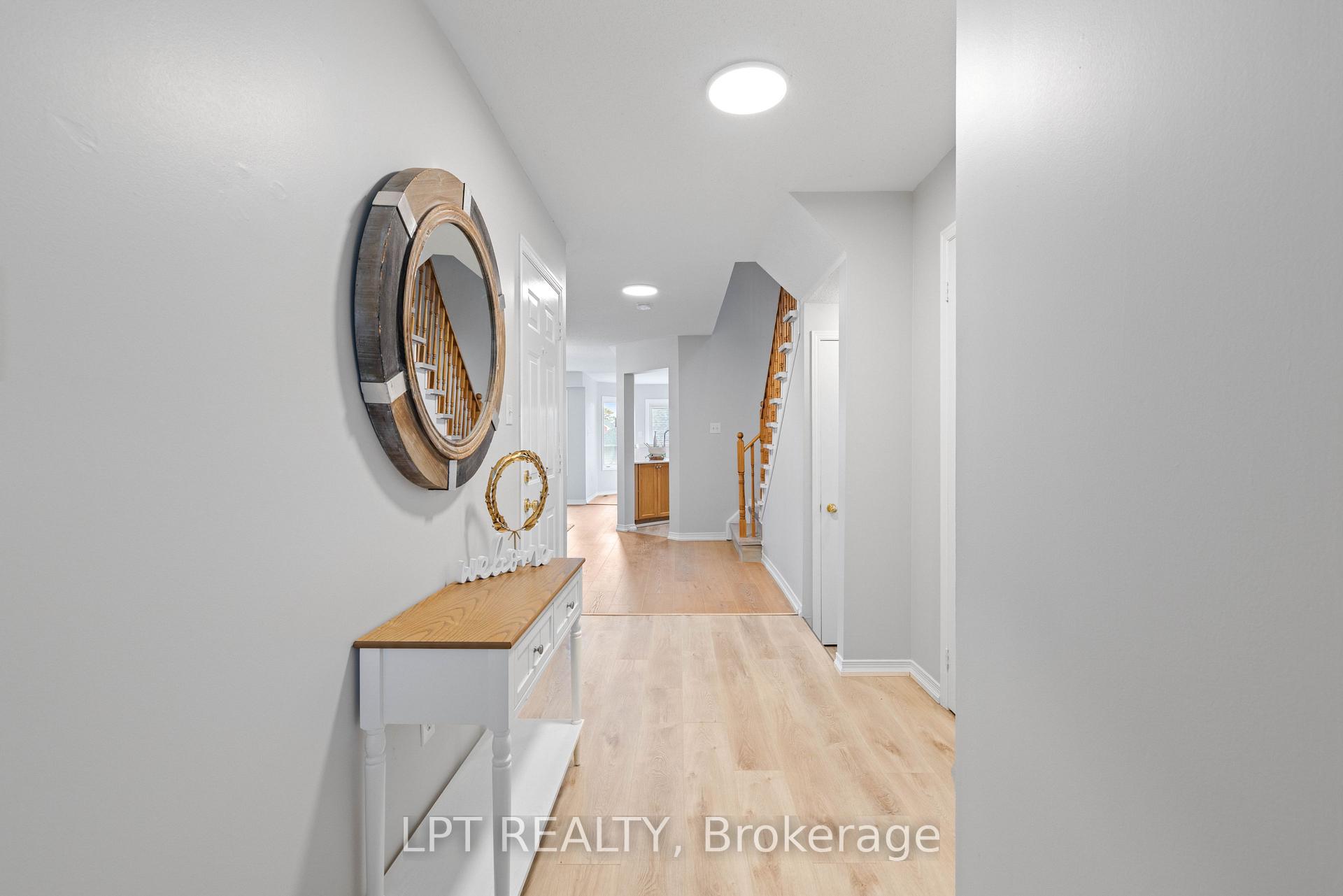 Photo 5 of 31 Laurendale Avenue, Georgina, Keswick South — HOMEH