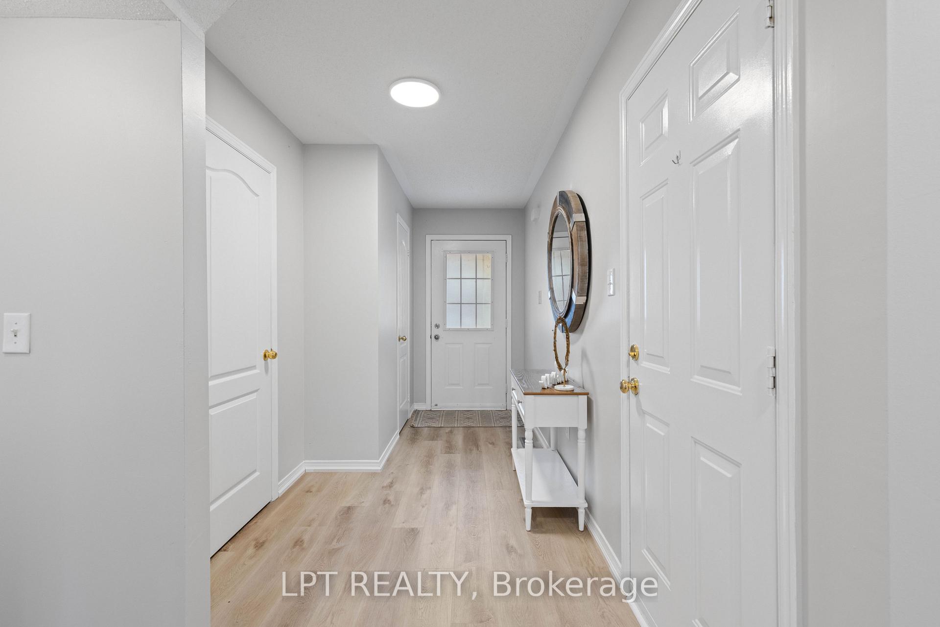 Photo 7 of 31 Laurendale Avenue, Georgina, Keswick South — HOMEH