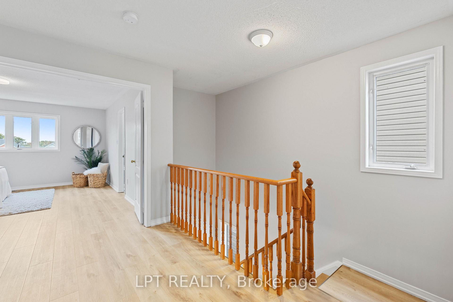 Photo 18 of 31 Laurendale Avenue, Georgina, Keswick South — HOMEH