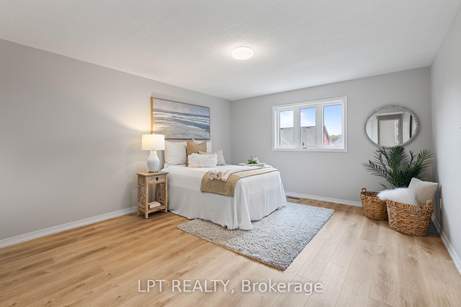 Photo 19 of 31 Laurendale Avenue, Georgina, Keswick South — HOMEH