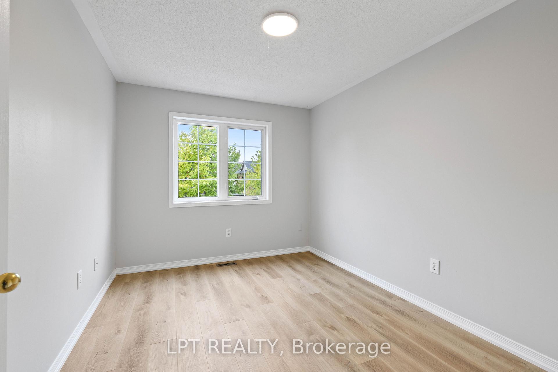 Photo 25 of 31 Laurendale Avenue, Georgina, Keswick South — HOMEH