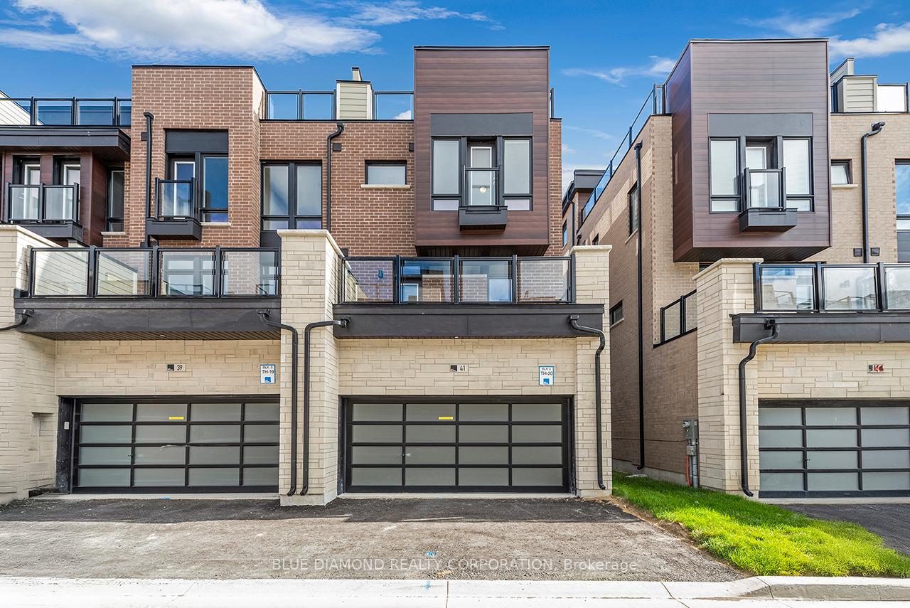 Photo 2 of 41 Credit Lane, Richmond Hill, Jefferson — HOMEH