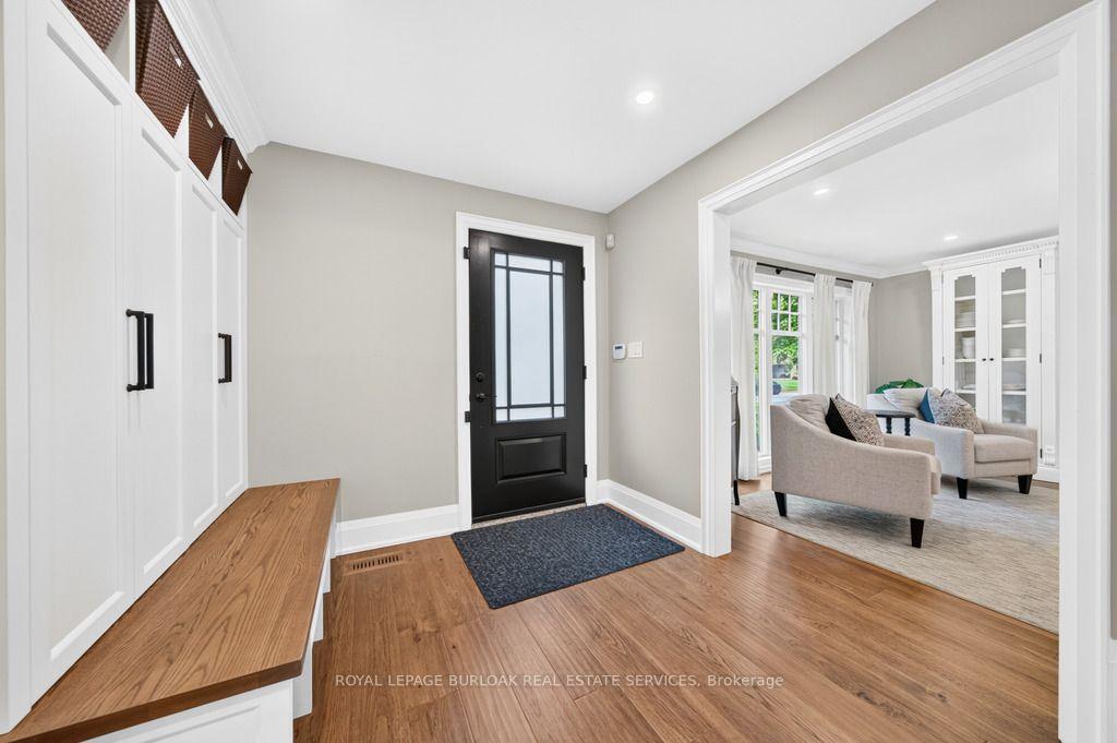 Photo 3 of 385 Rosslyn Drive, Burlington, Roseland — HOMEH