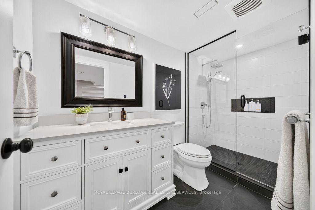 Photo 19 of 385 Rosslyn Drive, Burlington, Roseland — HOMEH
