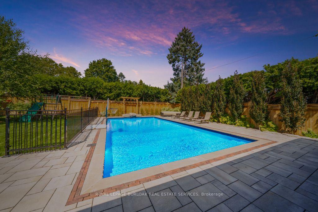 Photo 29 of 385 Rosslyn Drive, Burlington, Roseland — HOMEH