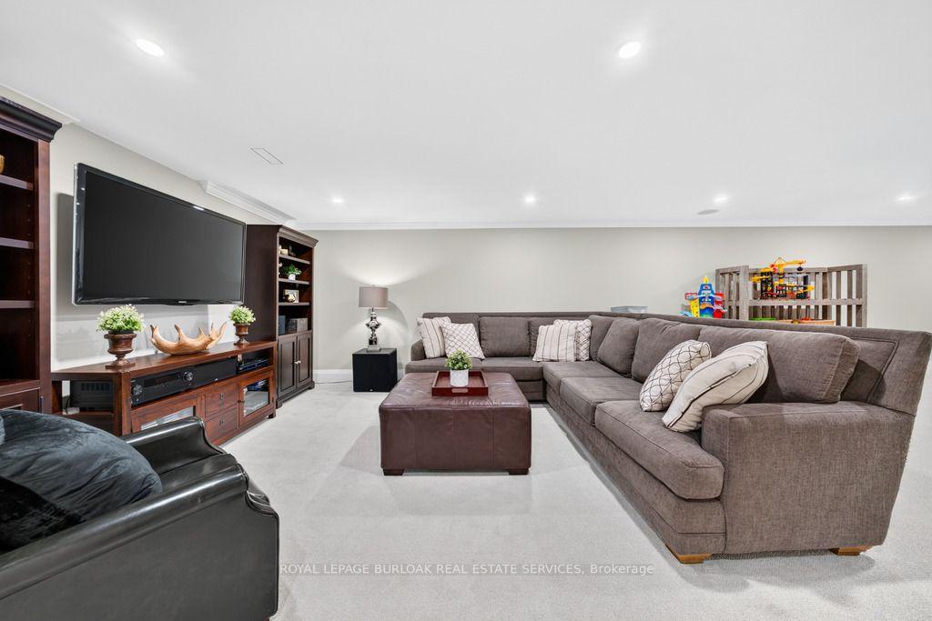 Photo 74 of 385 Rosslyn Drive, Burlington, Roseland — HOMEH