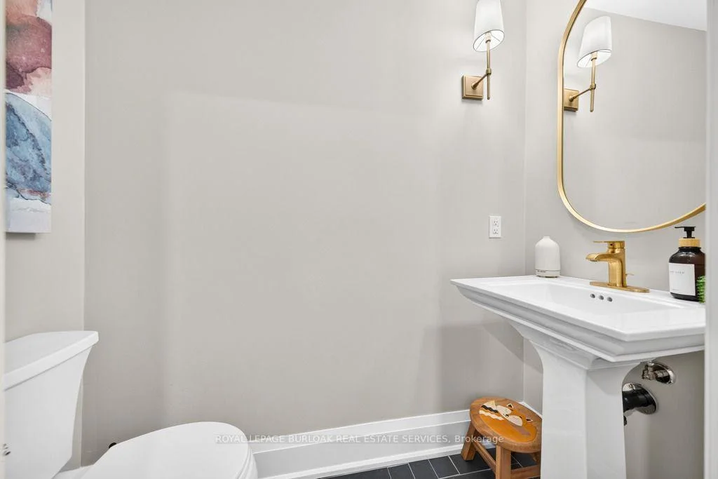 Photo 18 of 385 Rosslyn Drive, Burlington, Roseland — HOMEH