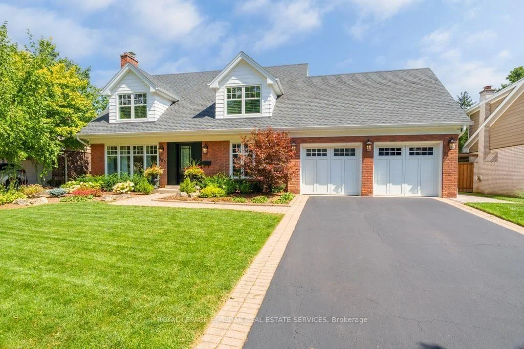Photo of 385 Rosslyn Drive