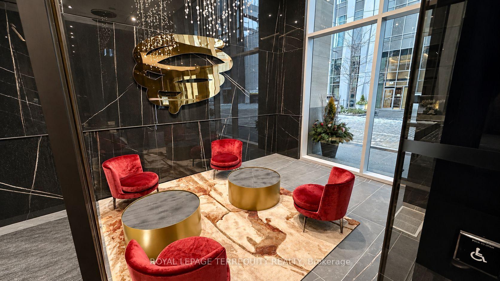 Photo 3 of Unit 1406, 11 Yorkville Avenue, Toronto, Little Portugal — HOMEH