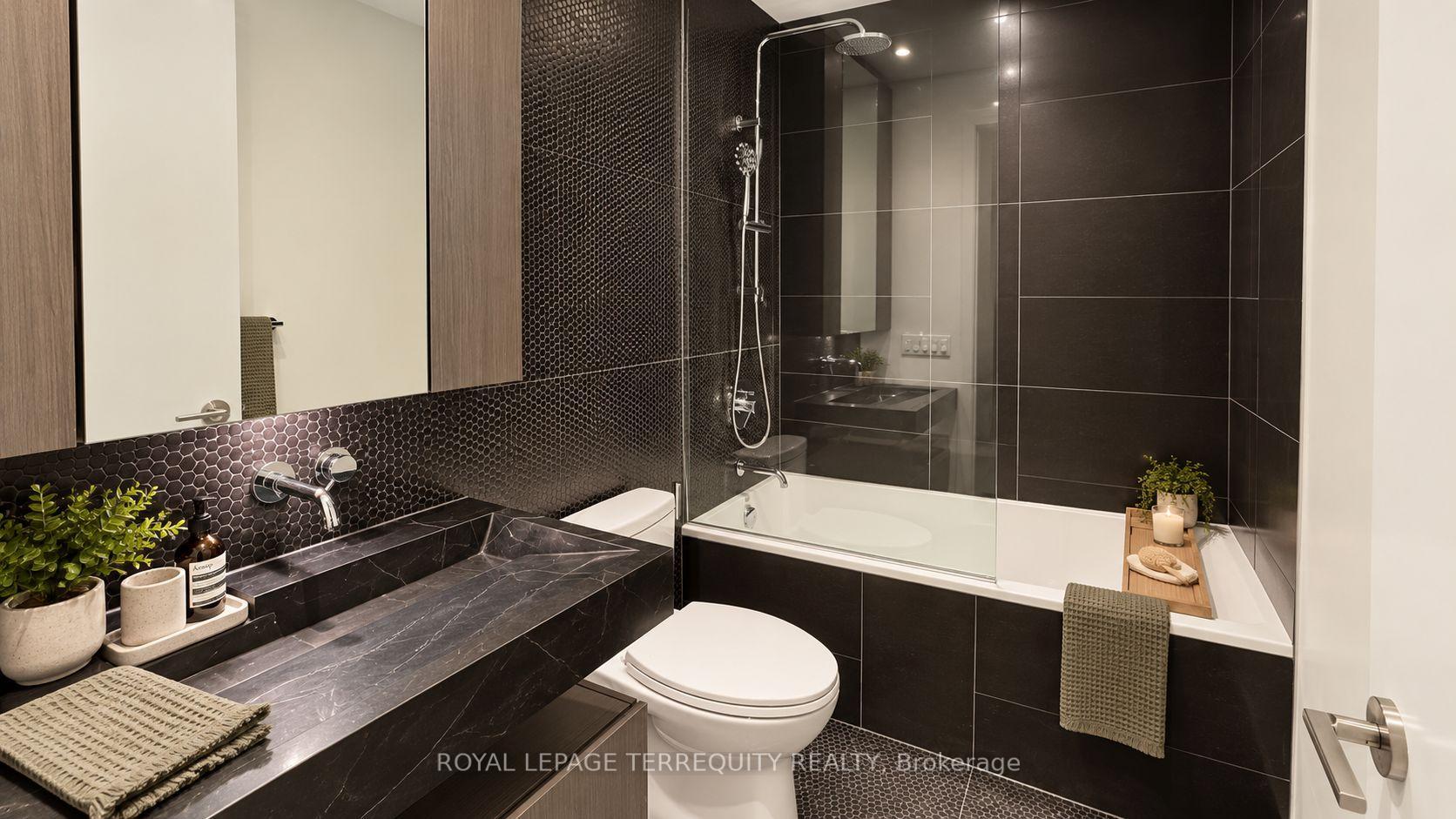 Photo 9 of Unit 1406, 11 Yorkville Avenue, Toronto, Little Portugal — HOMEH