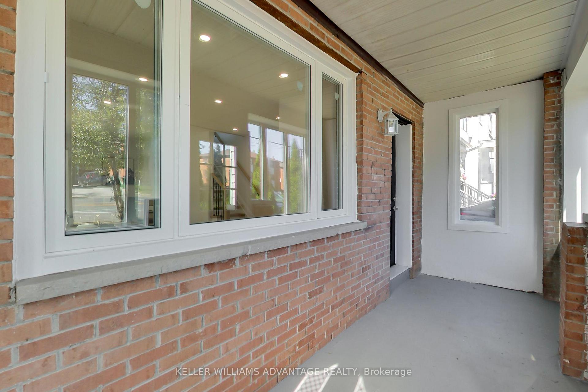 Photo 4 of 430 Pharmacy Avenue, Scarborough, Clairlea-Birchmount — HOMEH