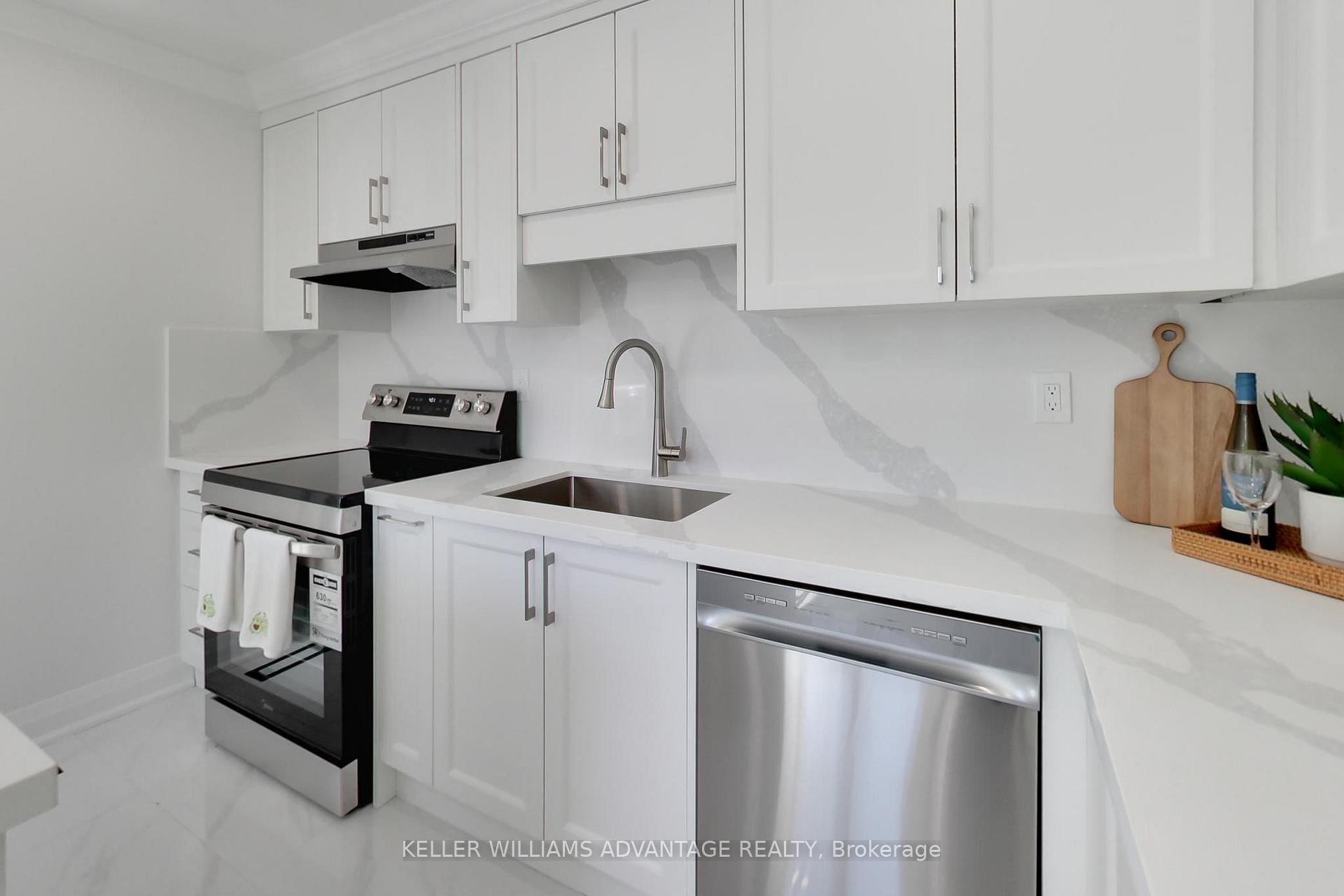 Photo 16 of 430 Pharmacy Avenue, Scarborough, Clairlea-Birchmount — HOMEH