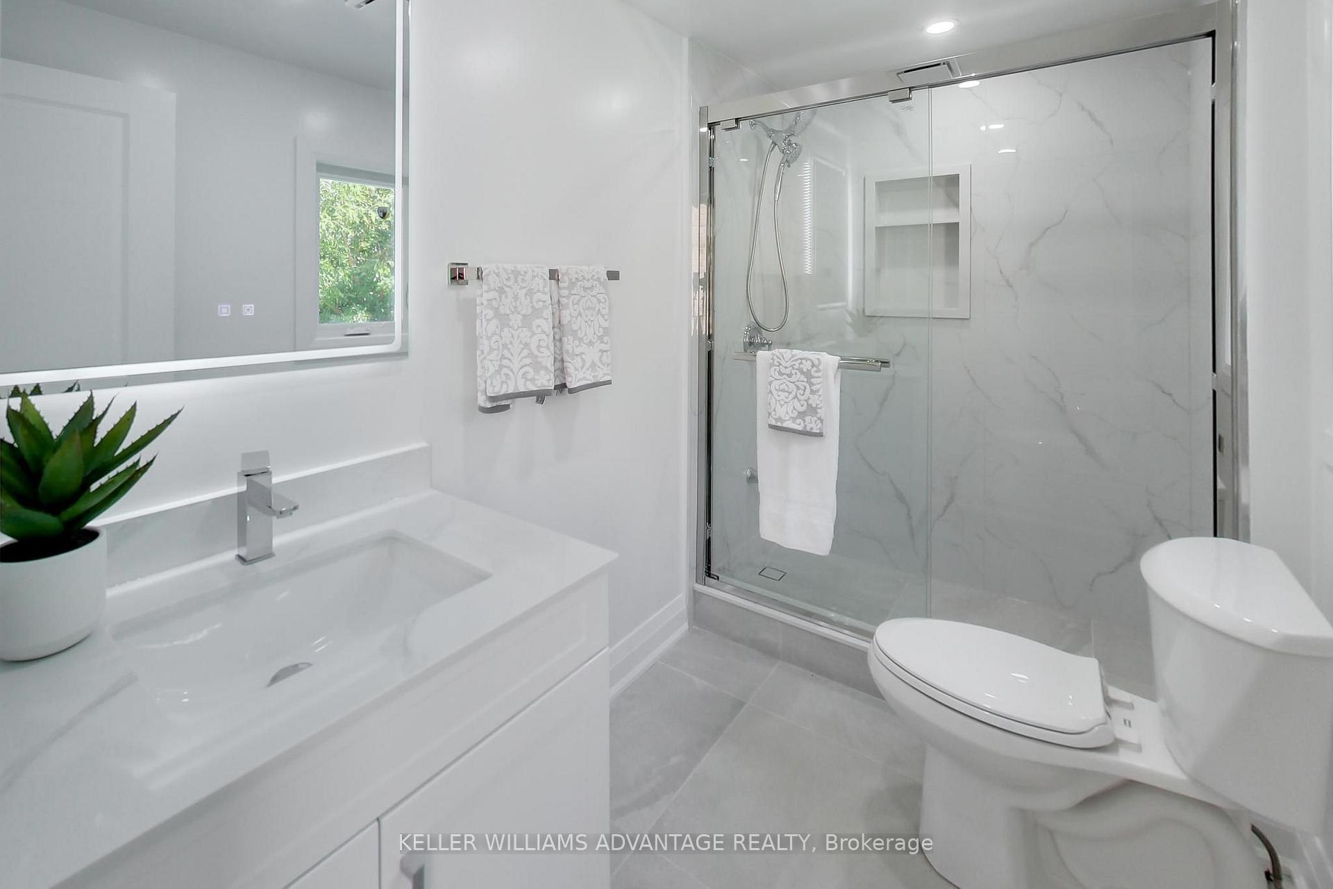 Photo 23 of 430 Pharmacy Avenue, Scarborough, Clairlea-Birchmount — HOMEH