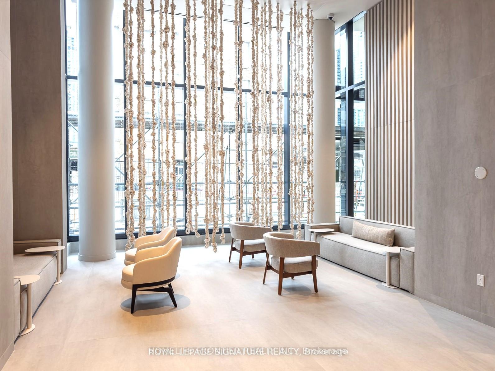 Photo 3 of Unit 2009, 55 Cooper Street, Toronto, Waterfront Communities — HOMEH