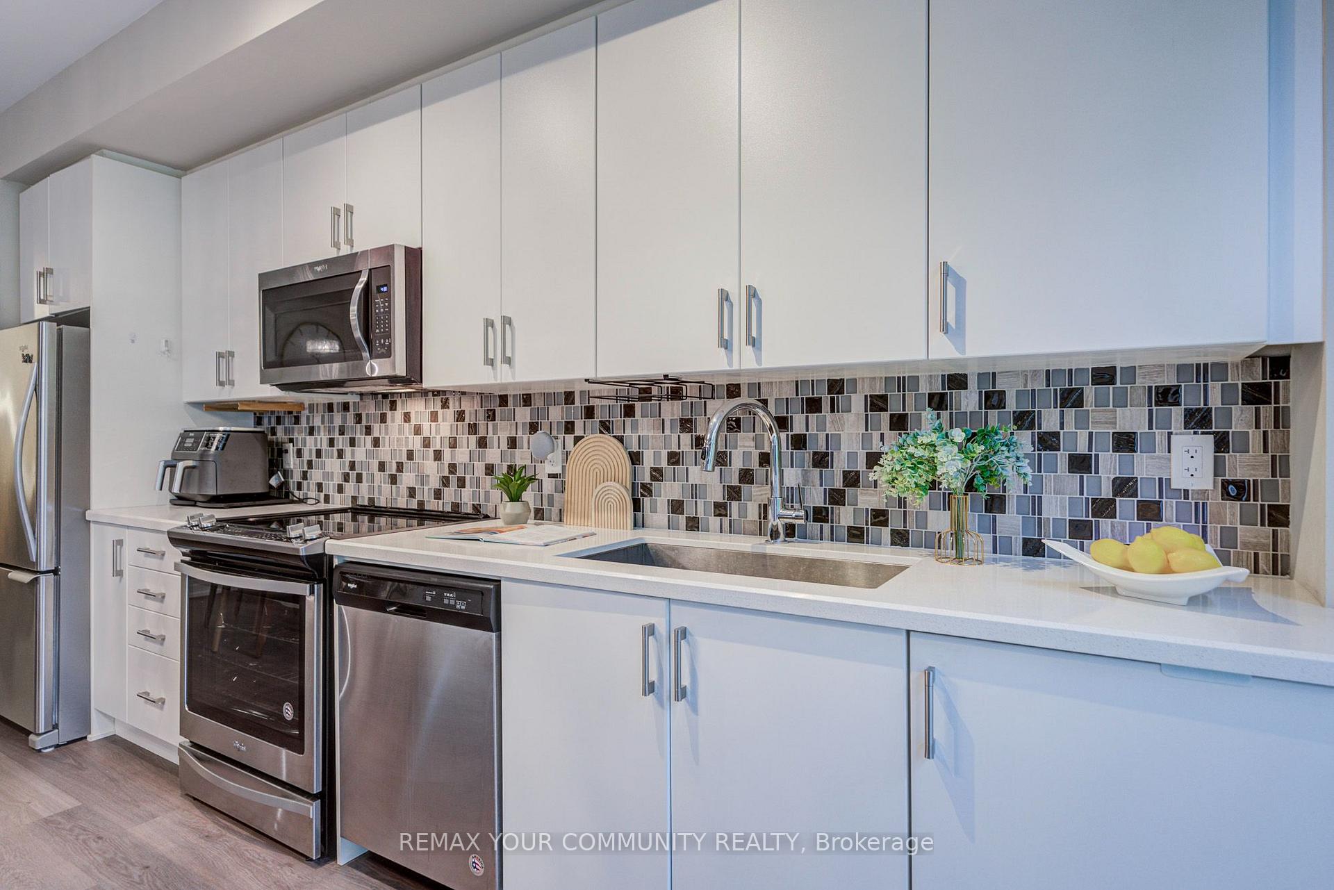 Photo 17 of Unit 308, 555 William Graham Drive, Aurora, Rural Aurora — HOMEH
