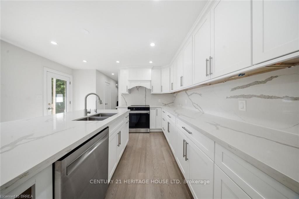 Photo 10 of 360 Bishopsgate Road, Brant, Burford — HOMEH
