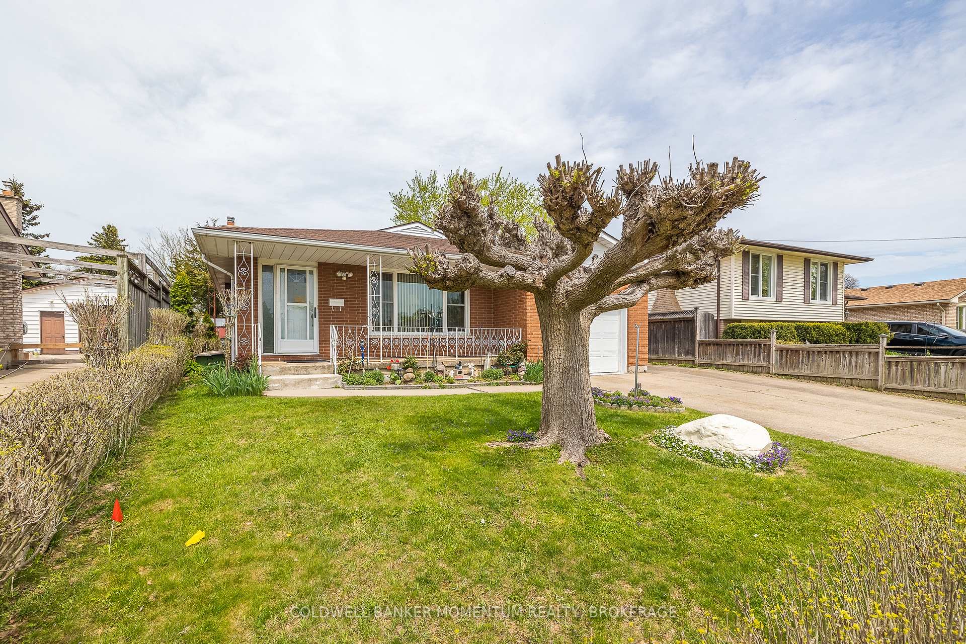 Photo 3 of 4177 Brookdale Drive, Niagara Falls, Ascot — HOMEH
