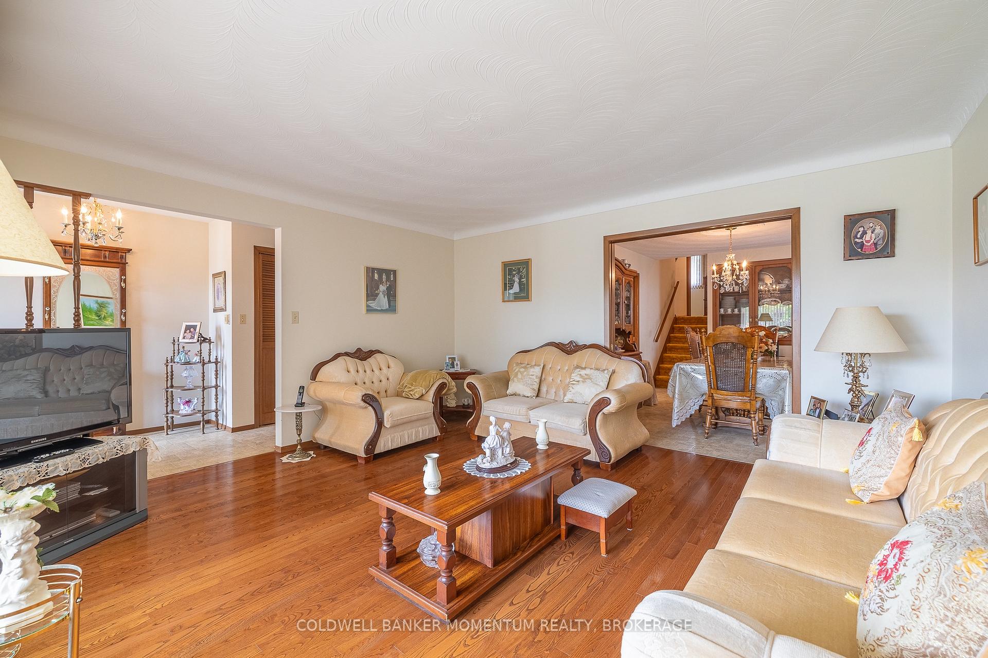Photo 8 of 4177 Brookdale Drive, Niagara Falls, Ascot — HOMEH