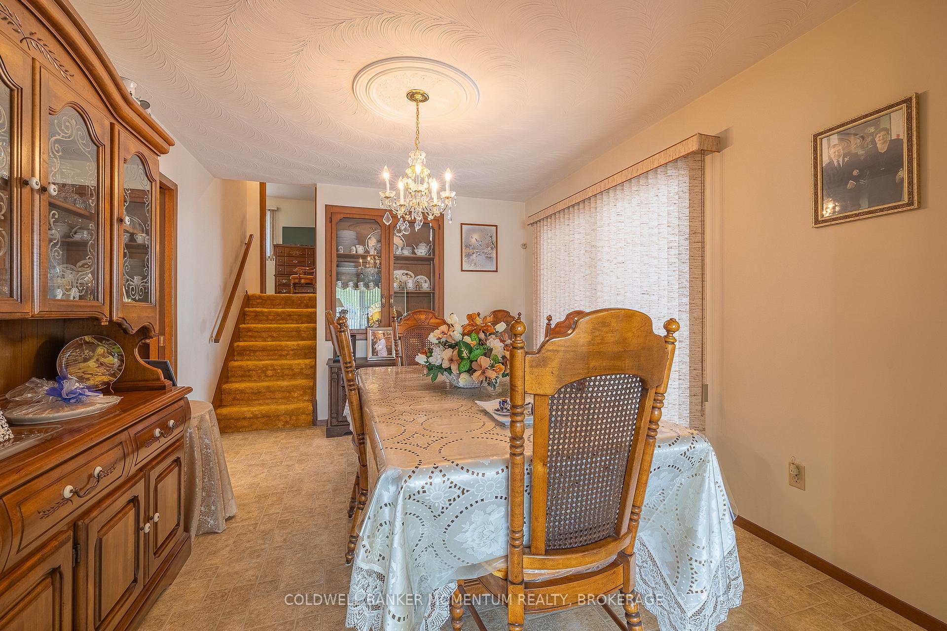Photo 10 of 4177 Brookdale Drive, Niagara Falls, Ascot — HOMEH