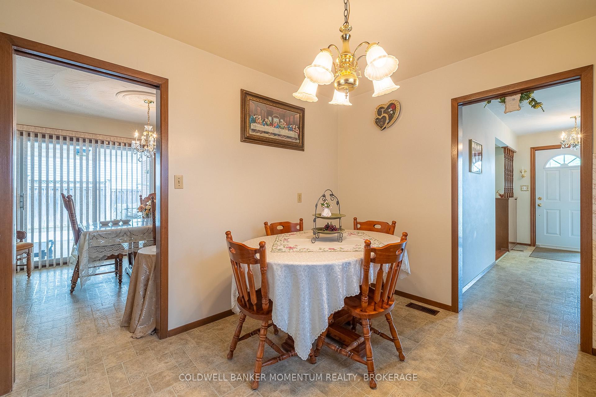 Photo 14 of 4177 Brookdale Drive, Niagara Falls, Ascot — HOMEH
