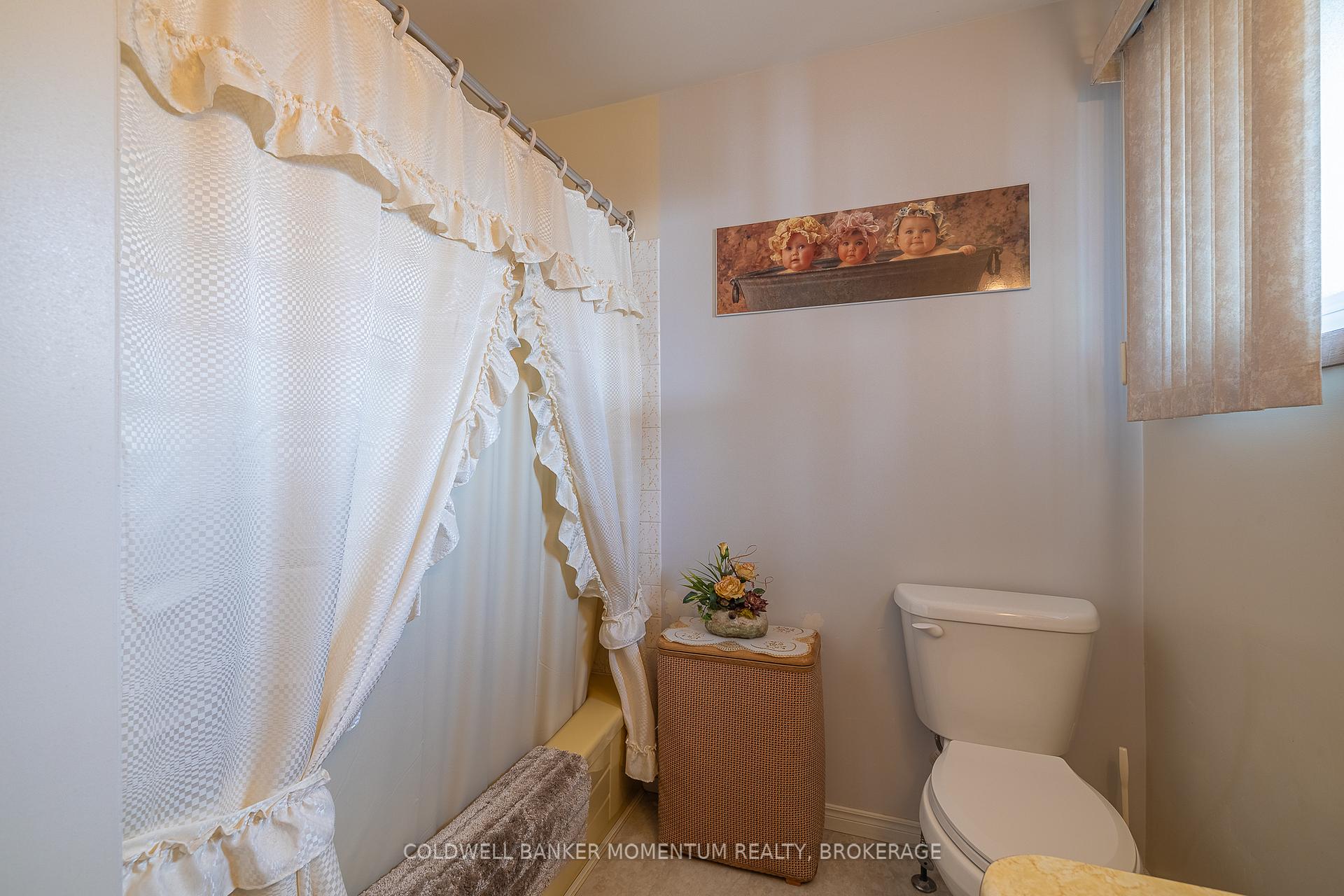 Photo 21 of 4177 Brookdale Drive, Niagara Falls, Ascot — HOMEH