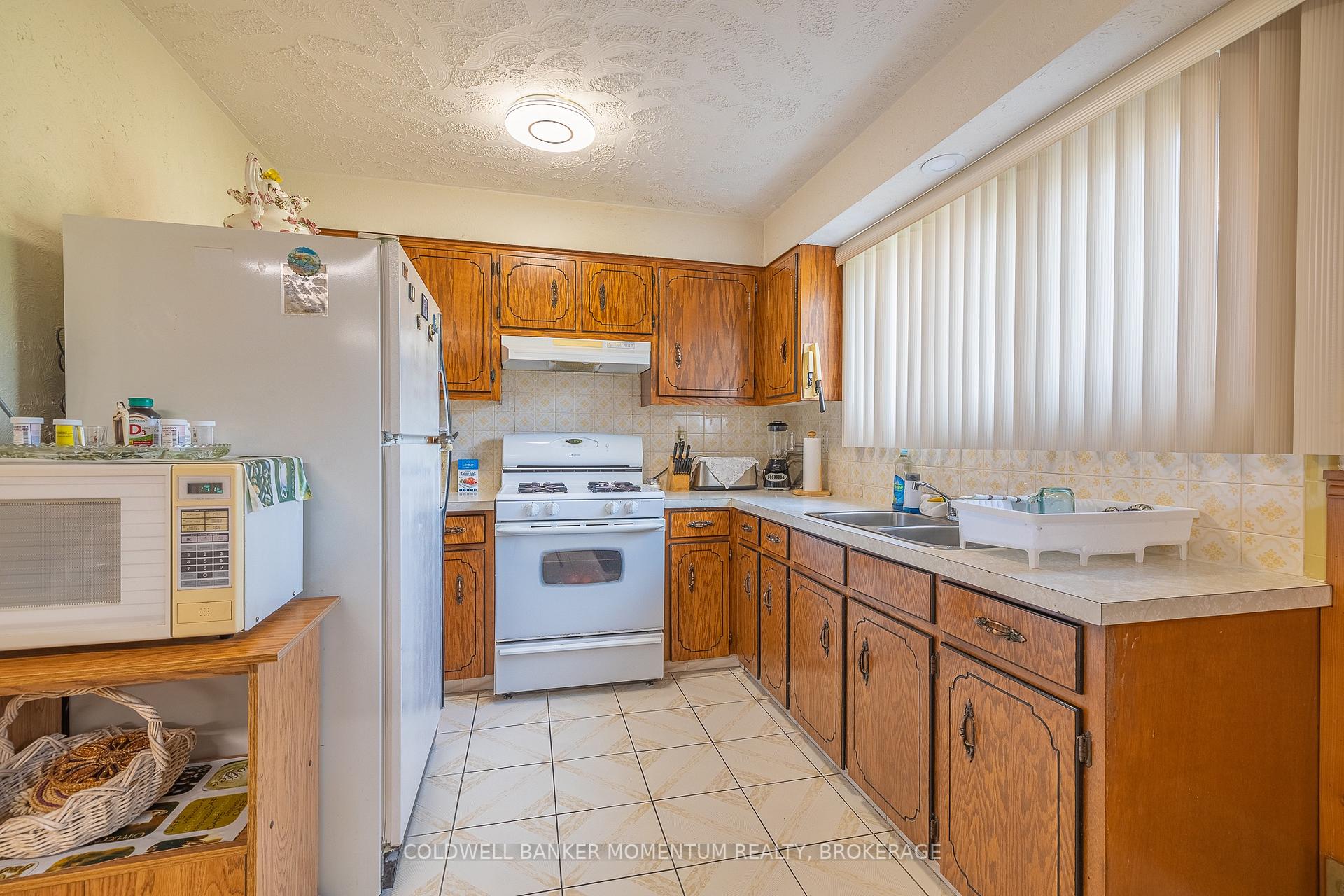 Photo 33 of 4177 Brookdale Drive, Niagara Falls, Ascot — HOMEH