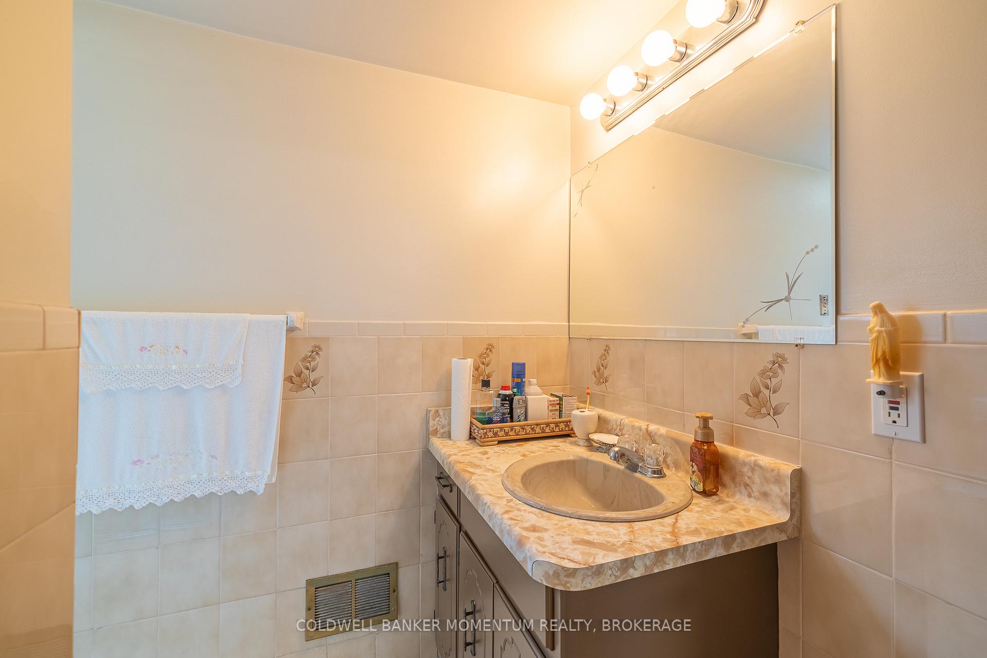 Photo 35 of 4177 Brookdale Drive, Niagara Falls, Ascot — HOMEH