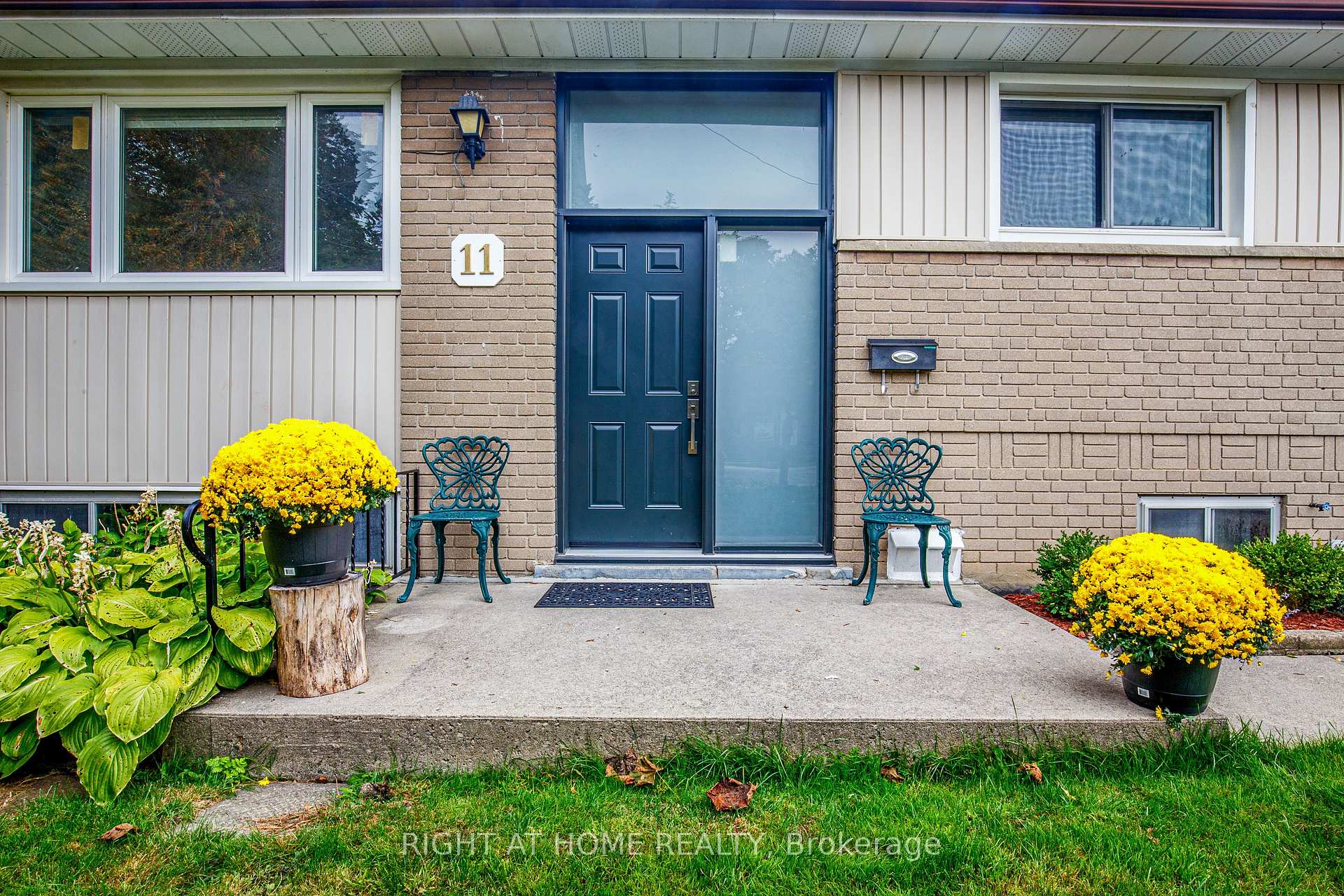 Photo 3 of 11 Fareham Crescent, Scarborough, Guildwood — HOMEH