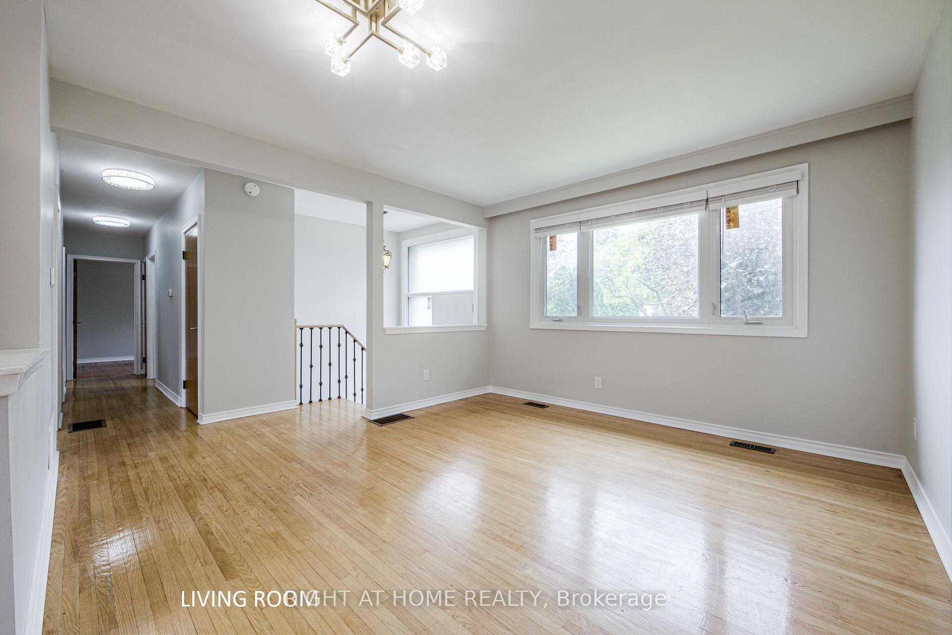 Photo 13 of 11 Fareham Crescent, Scarborough, Guildwood — HOMEH