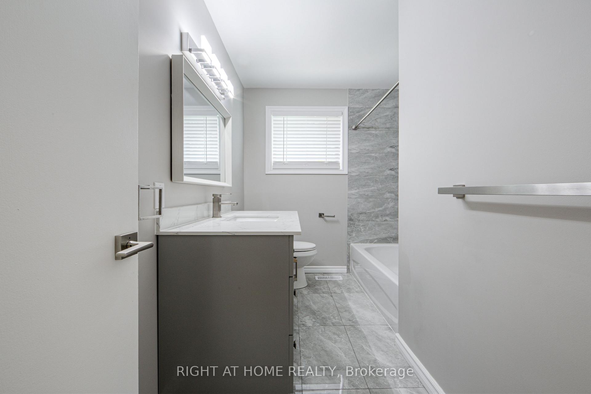 Photo 19 of 11 Fareham Crescent, Scarborough, Guildwood — HOMEH