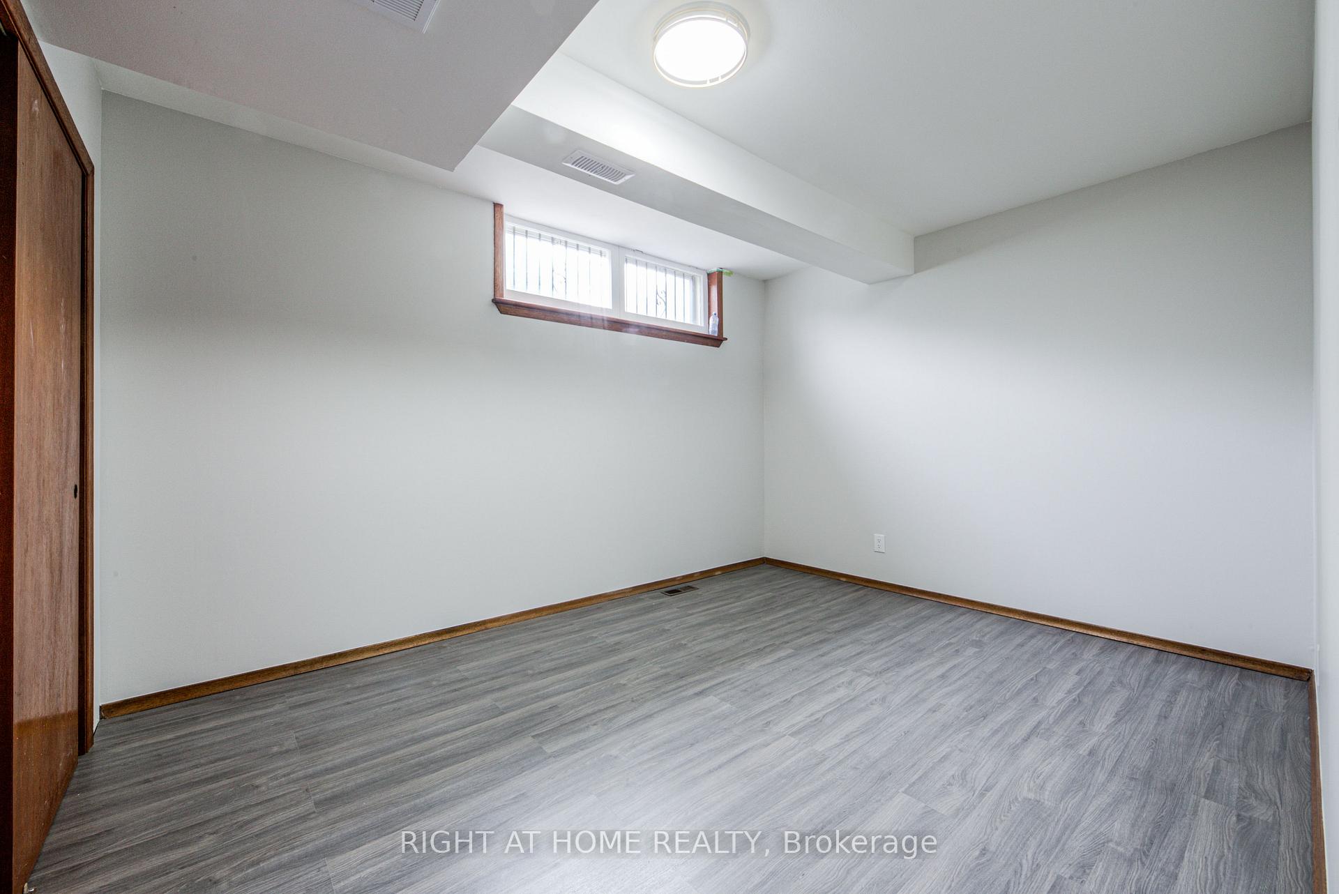 Photo 26 of 11 Fareham Crescent, Scarborough, Guildwood — HOMEH